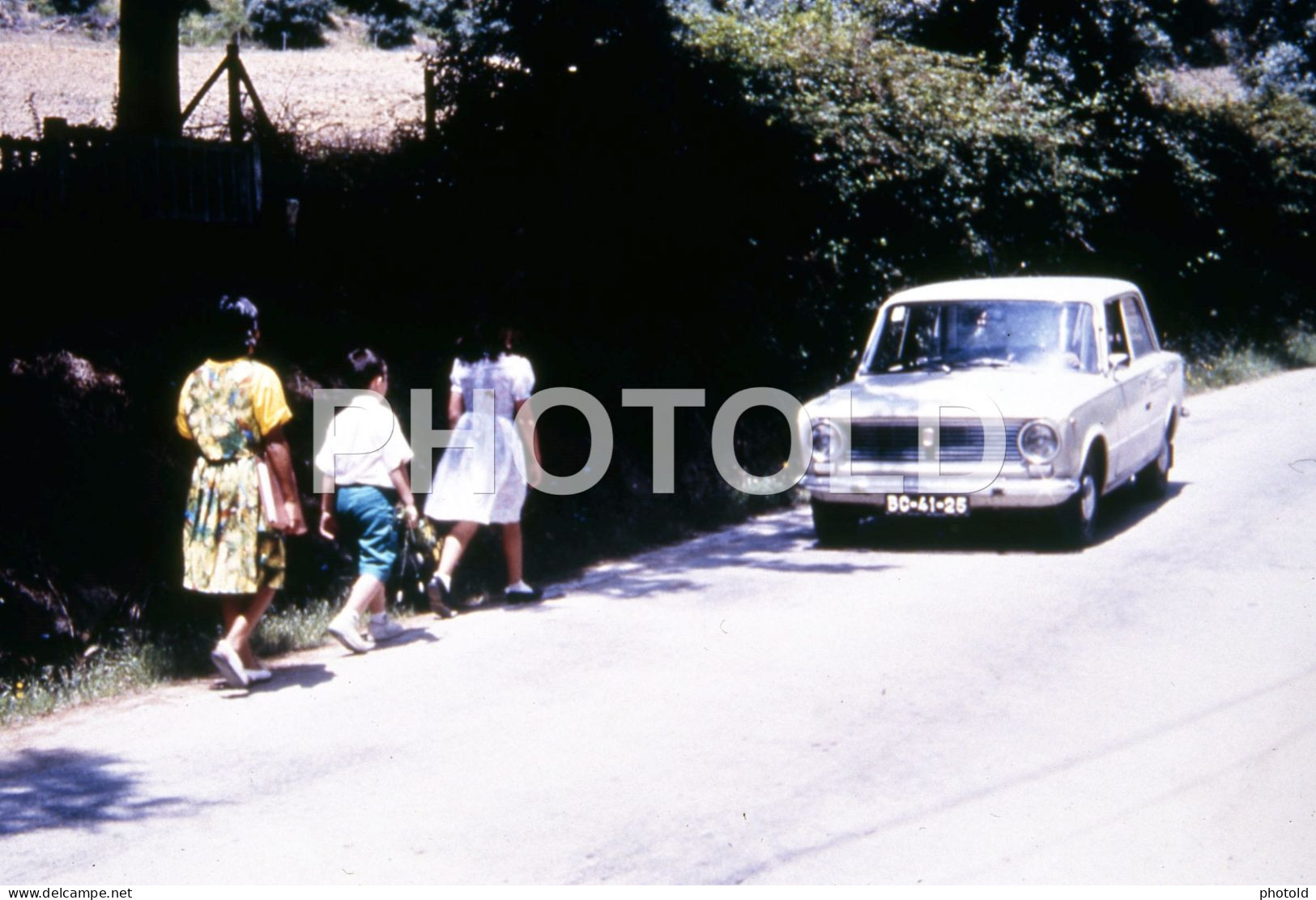 80s FIAT 124 CAR LISBOA PORTUGAL 35mm DIAPOSITIVE SLIDE Not PHOTO No FOTO NB4076 - Diapositives