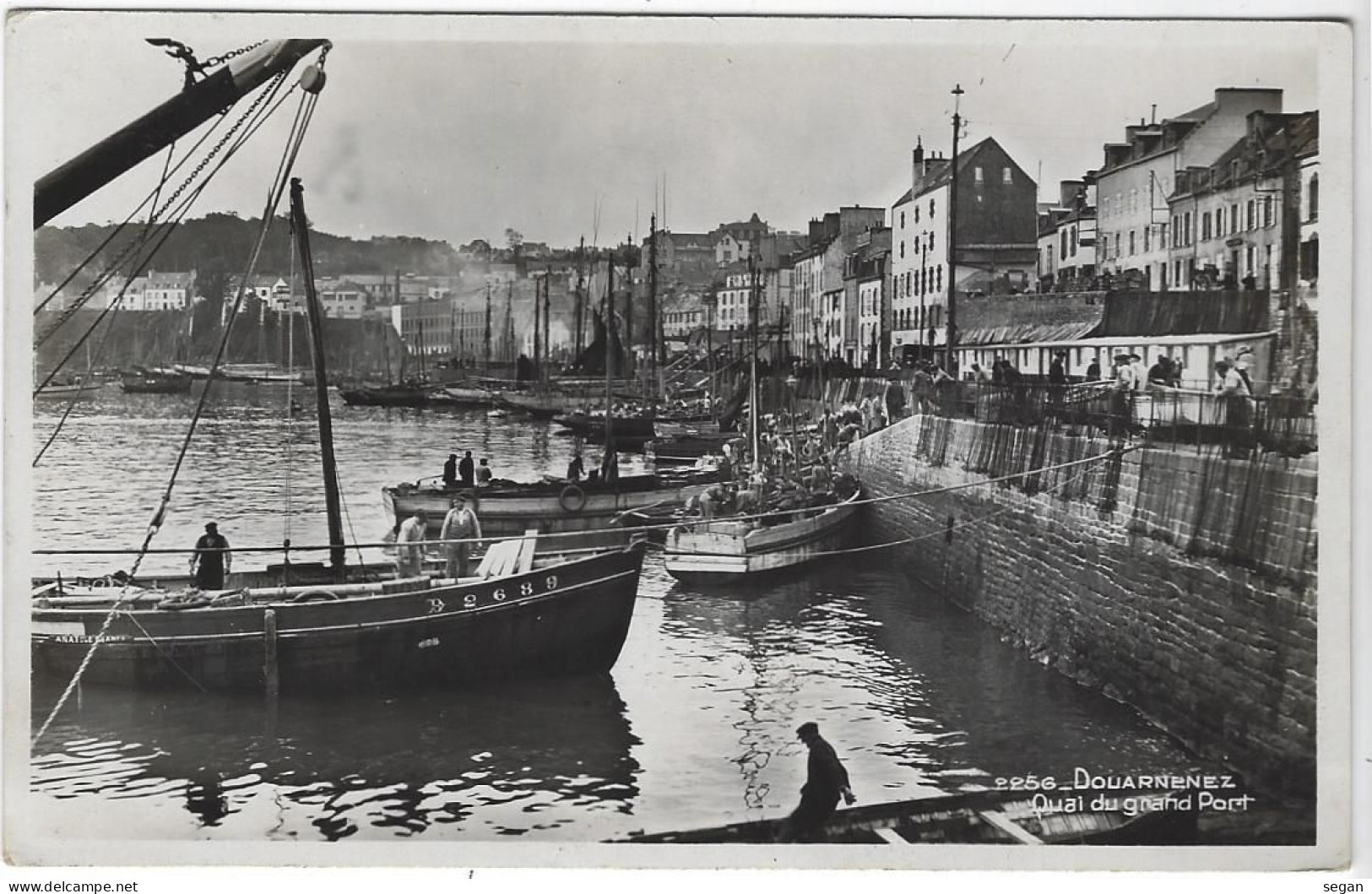 DOUARNENEZ  QUAI DU GRAND PONT - Douarnenez