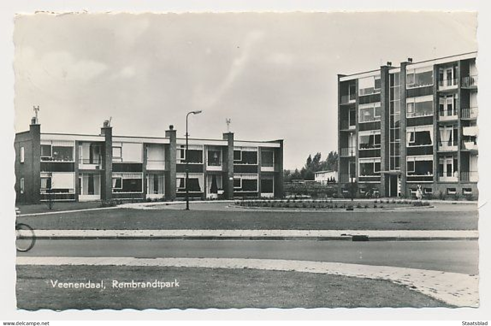 16- Prentbriefkaart Veenendaal 1960 - Rembrandtpark - Veenendaal