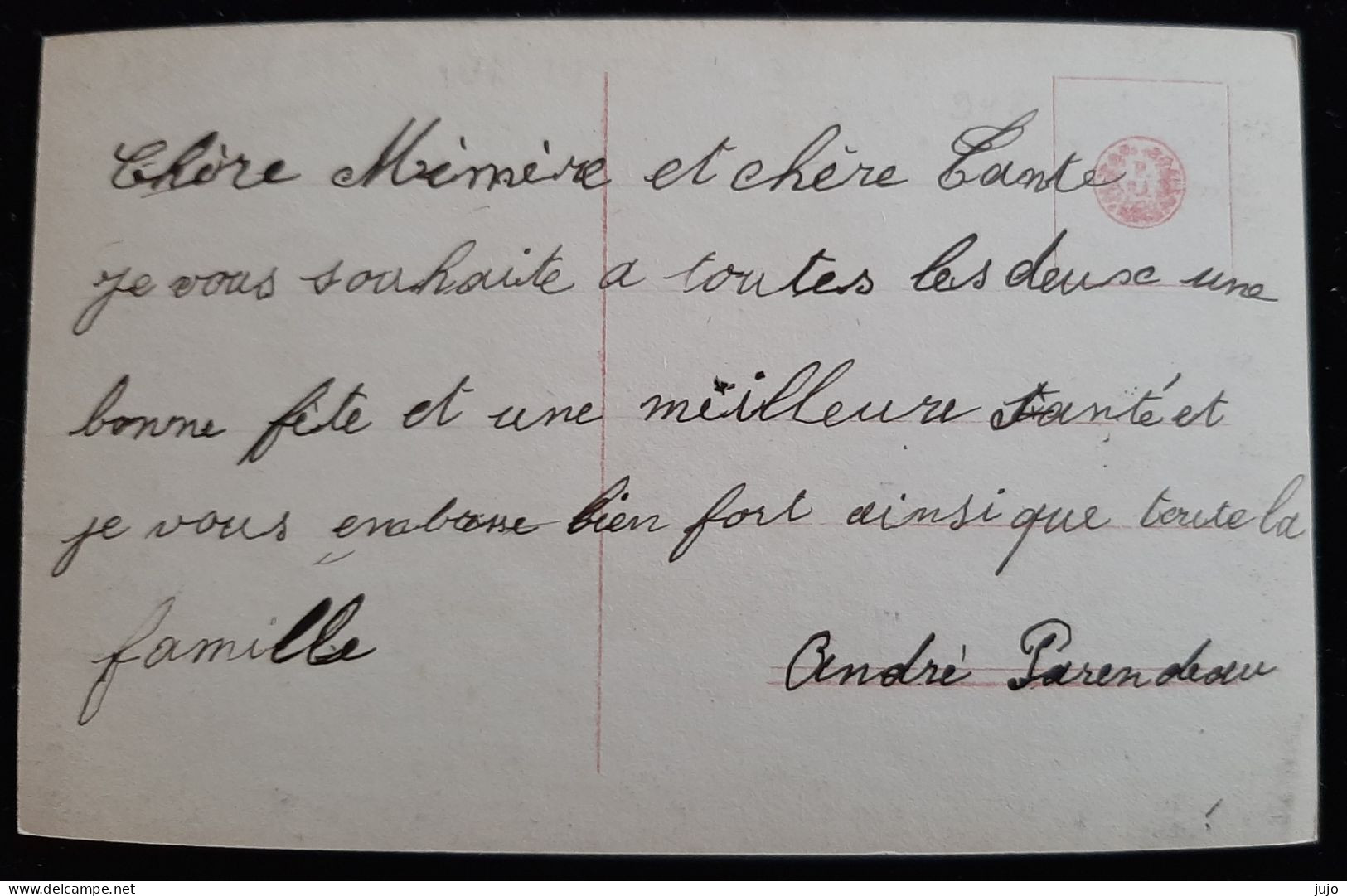 CPA  - Enfants -  Enfant En Chapeau  Blouse Col Marin Main Derrière Le Dos Avec Un Cadeau Et Des Fleurs - Autres & Non Classés