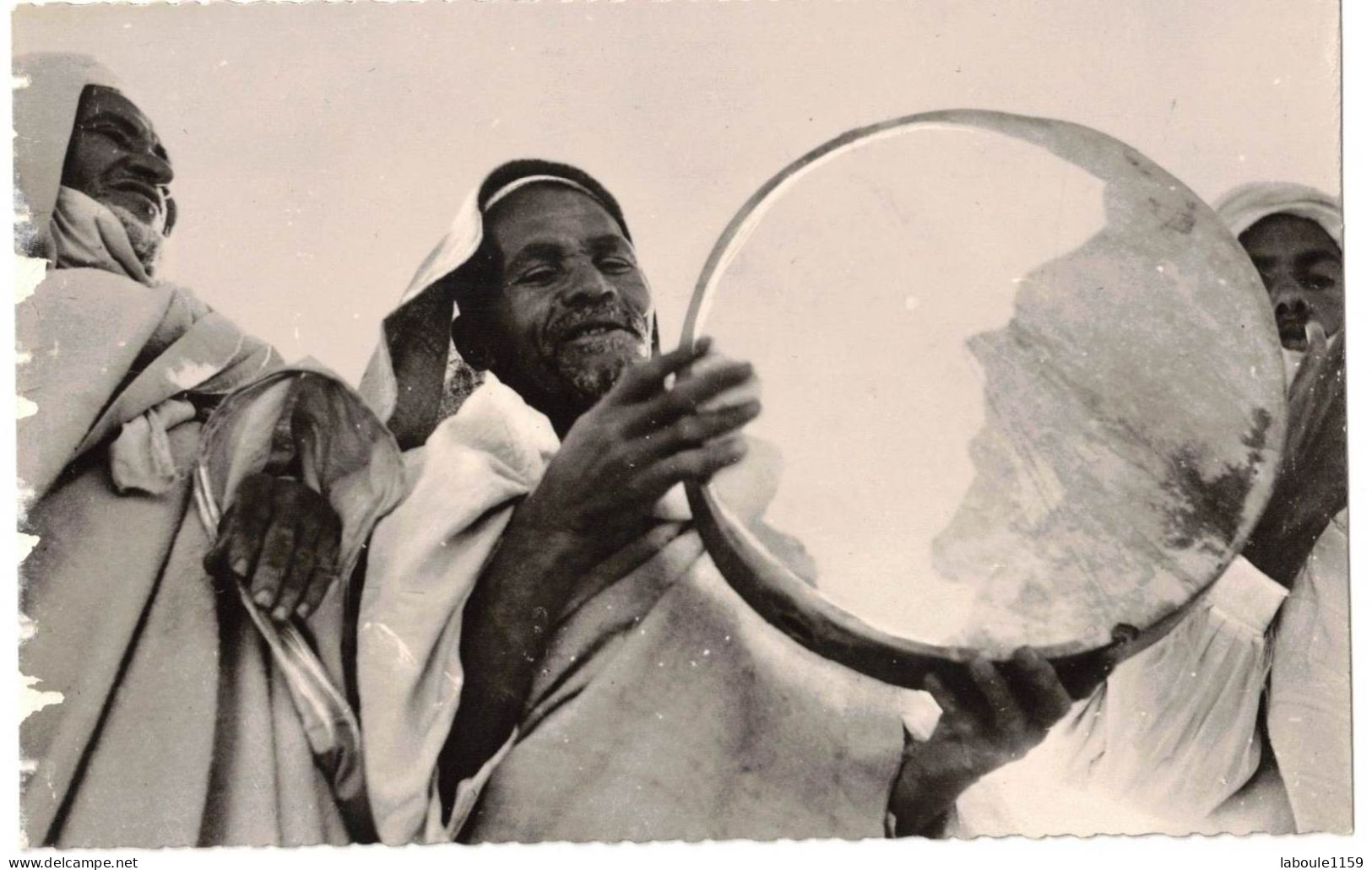 MUSIQUE DANSE INSTRUMENT  AFRIQUE DU NORD MAGHREB : JOUEURS DE TAM TAM - SCENES ET TYPES ETHNIE - Muziek En Musicus