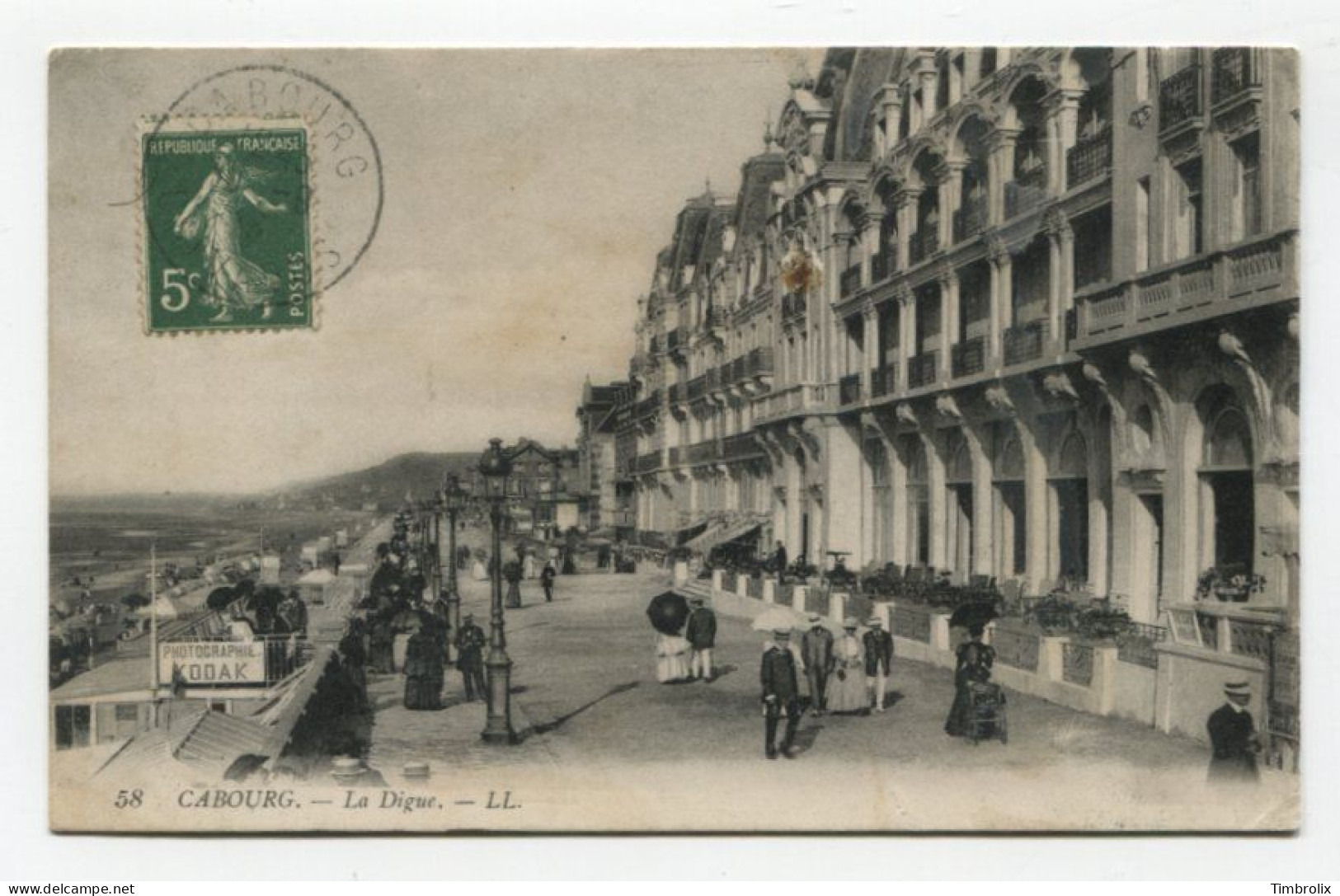 CABOURG (14) - Villa Bonnaric, Avenue De La Mer, La Digue, Villa La Chimère, Casino Et Boulevard Des Anglais. - Cabourg