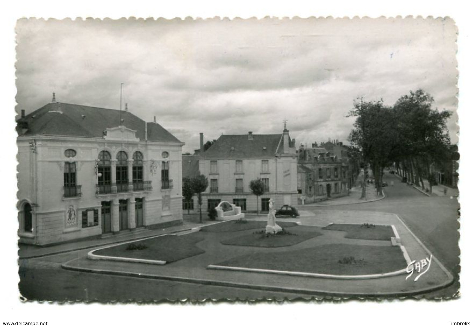 DEUX-SEVRES (79) - Lot de 7 Cpa/cpsm. THOUARS, PARTHENAY . . . . .