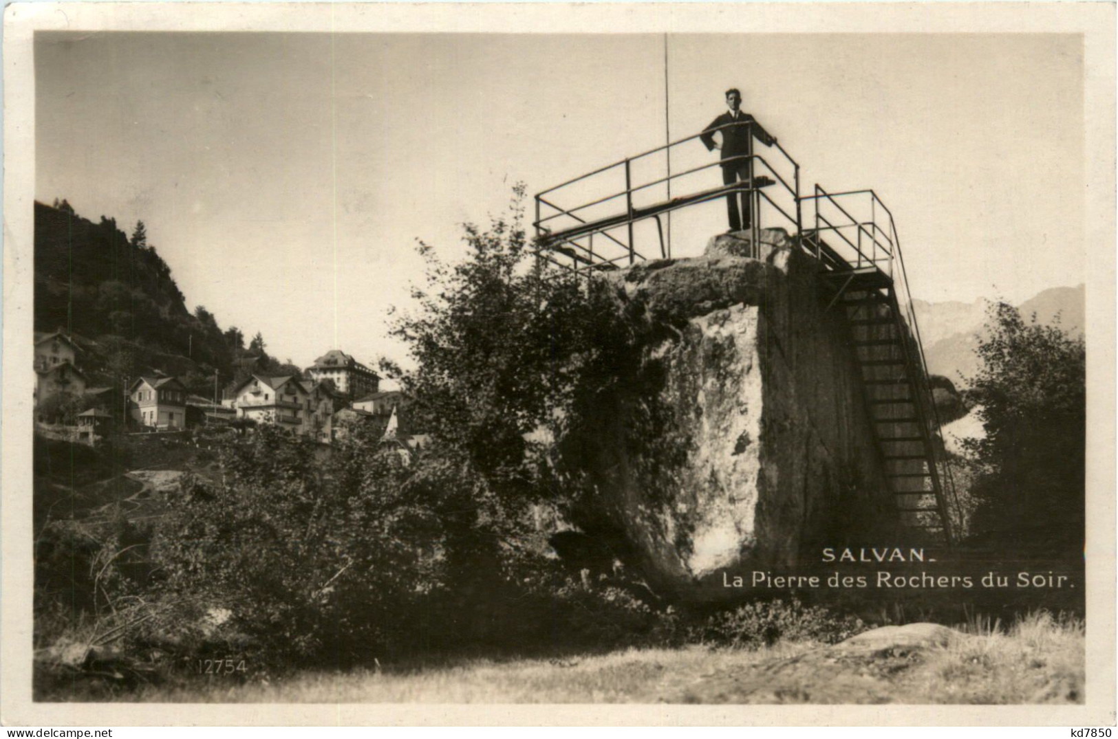 Salvan - La Pierre Des Rochers Du Soir - Salvan