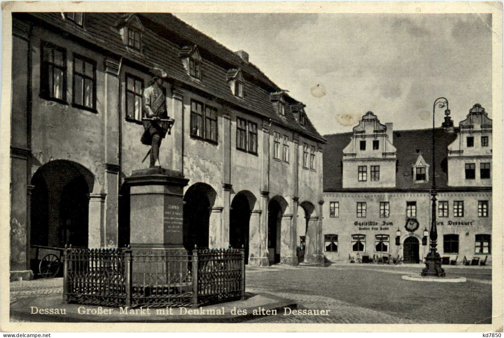 Dessau - Grosser Markt Mit Denkmal - Dessau