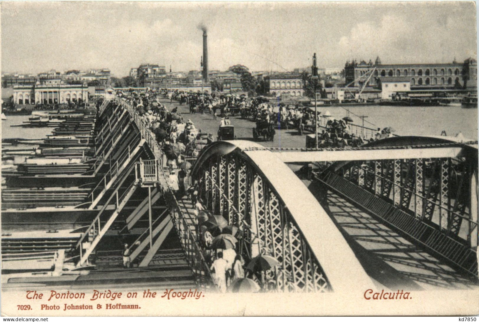 Calcutta - Pontoon Bridge - India