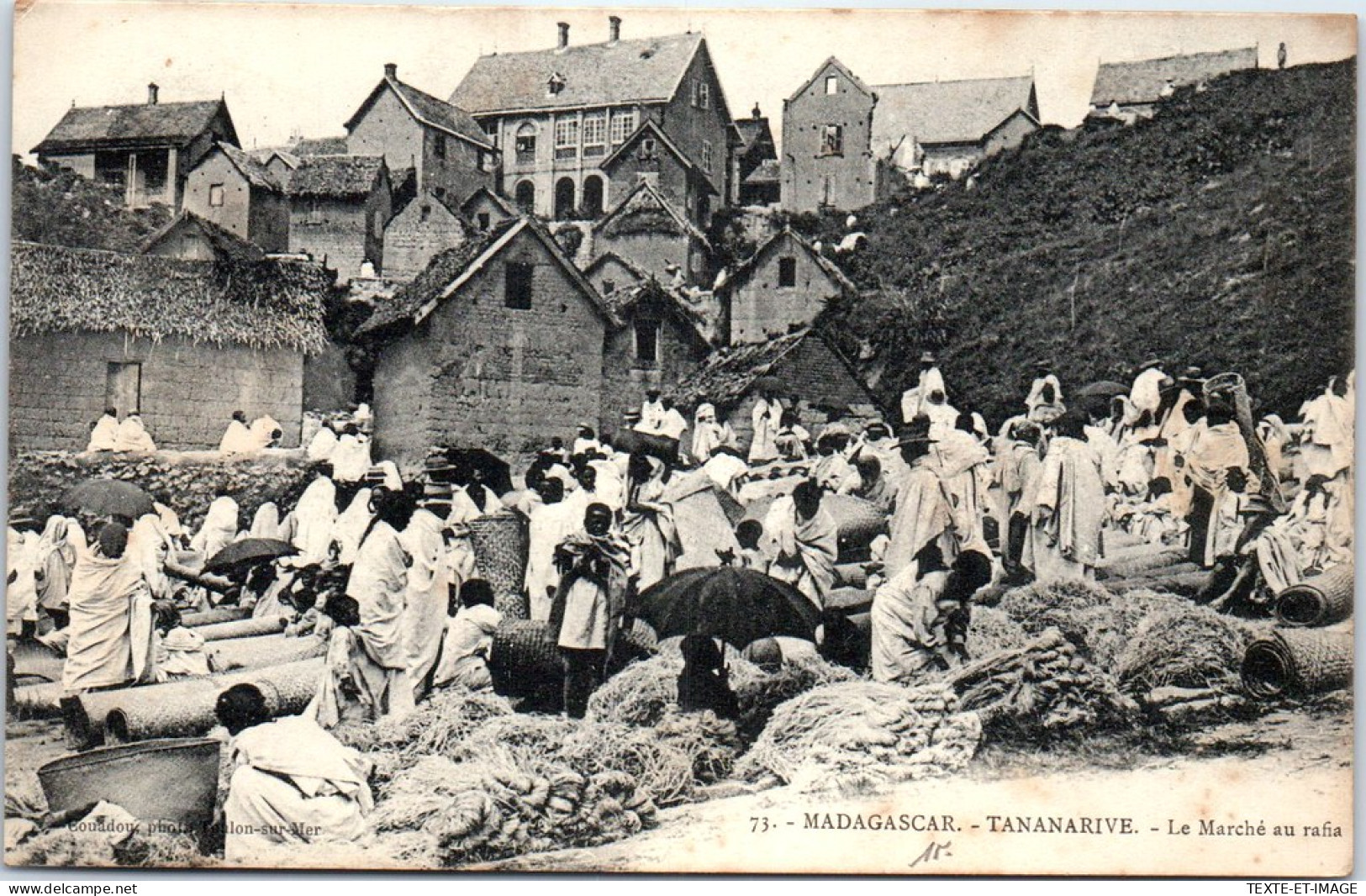 MADAGASCAR - TANANARIVE - Le Marche Au Rafia  - Madagascar