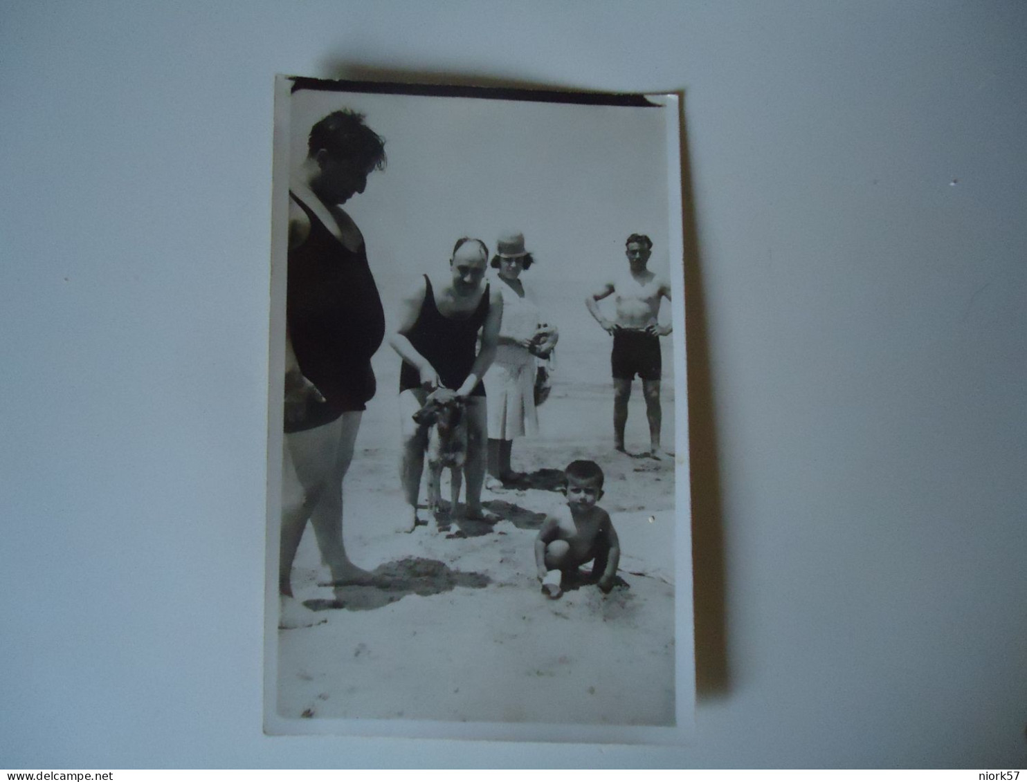 GREECE OLD PHOTO FAMILY IN BEACH - Grecia