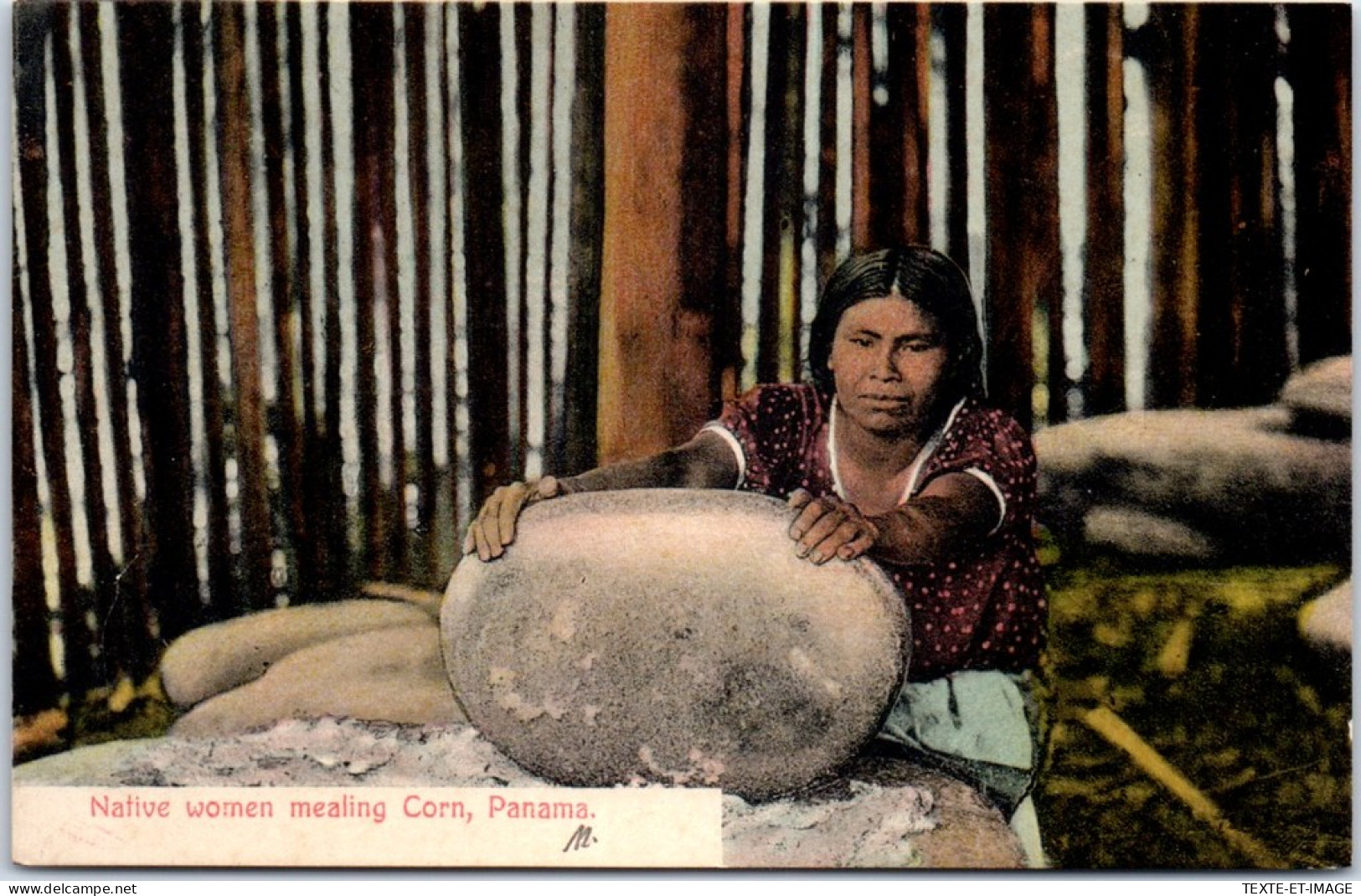 PANAMA - Native Women Meating Corn - Panamá