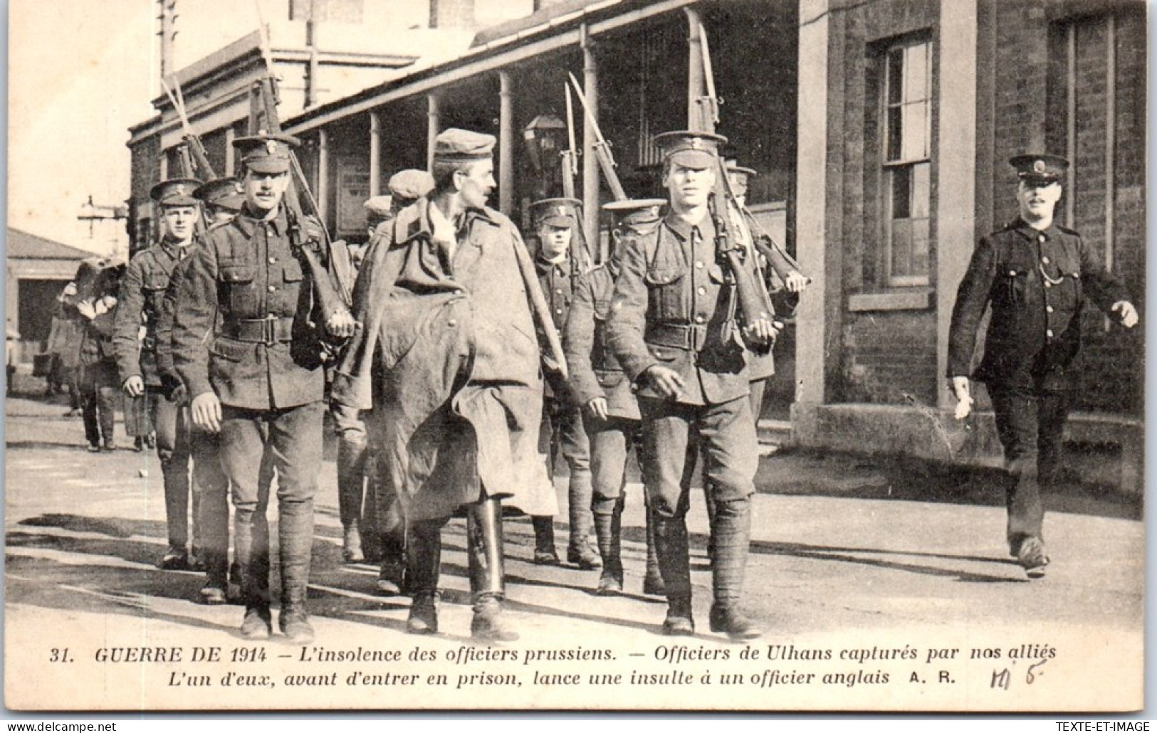 MILITARIA 14/18 - Officiers Prussiens Prisonniers  - War 1914-18