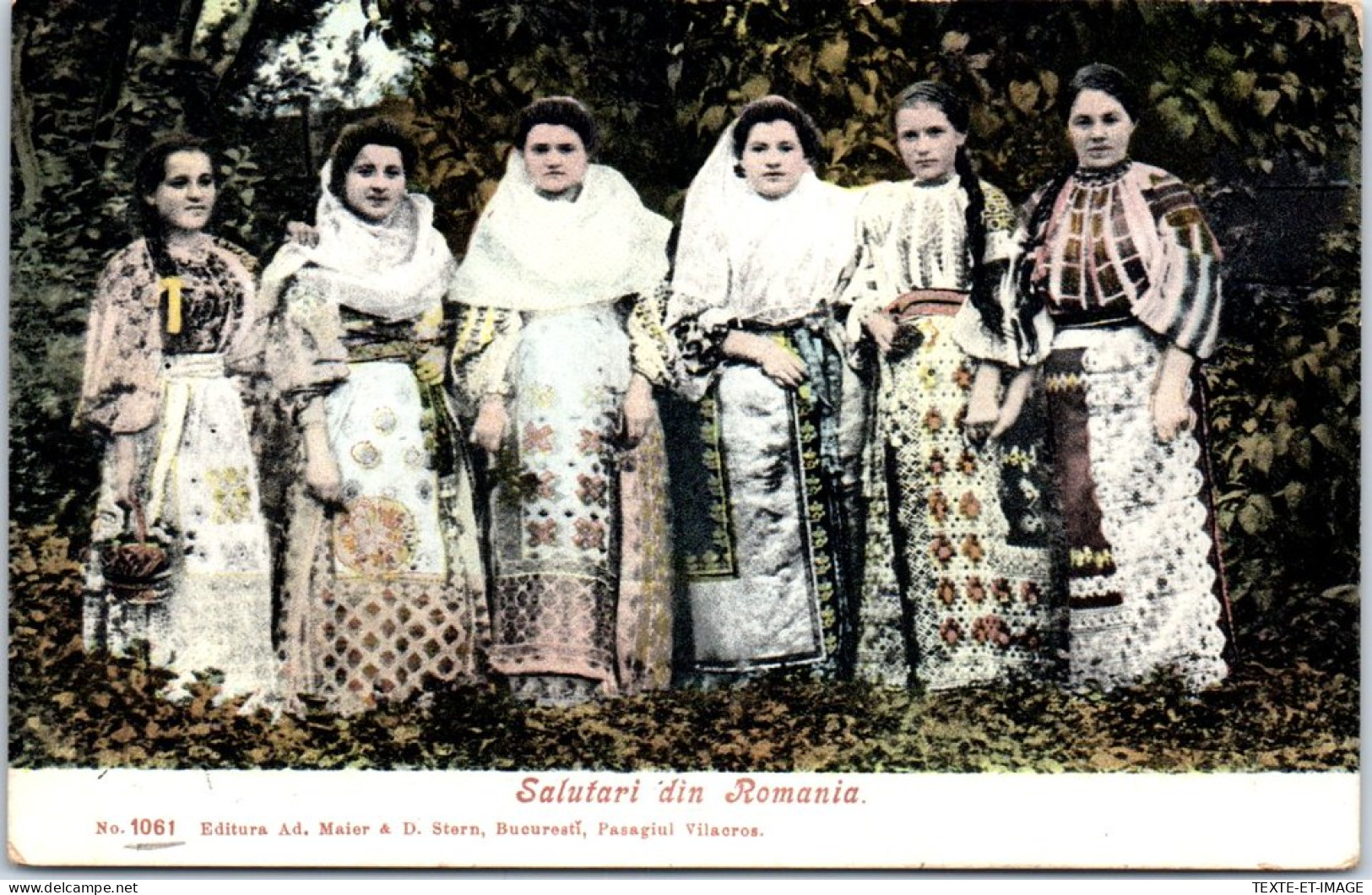 ROUMANIE - Salutari Din Romania, Costumes Locaux  - Romania