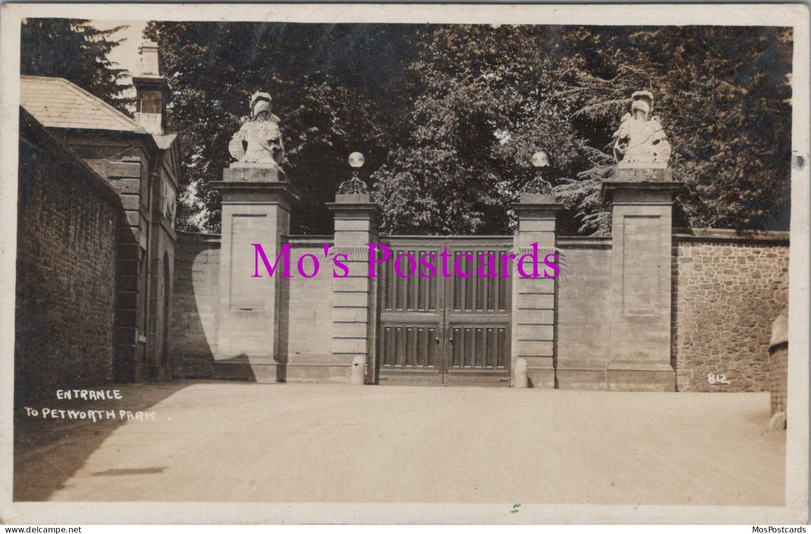 Sussex Postcard - Entrance To Petworth Park   DZ112 - Other & Unclassified