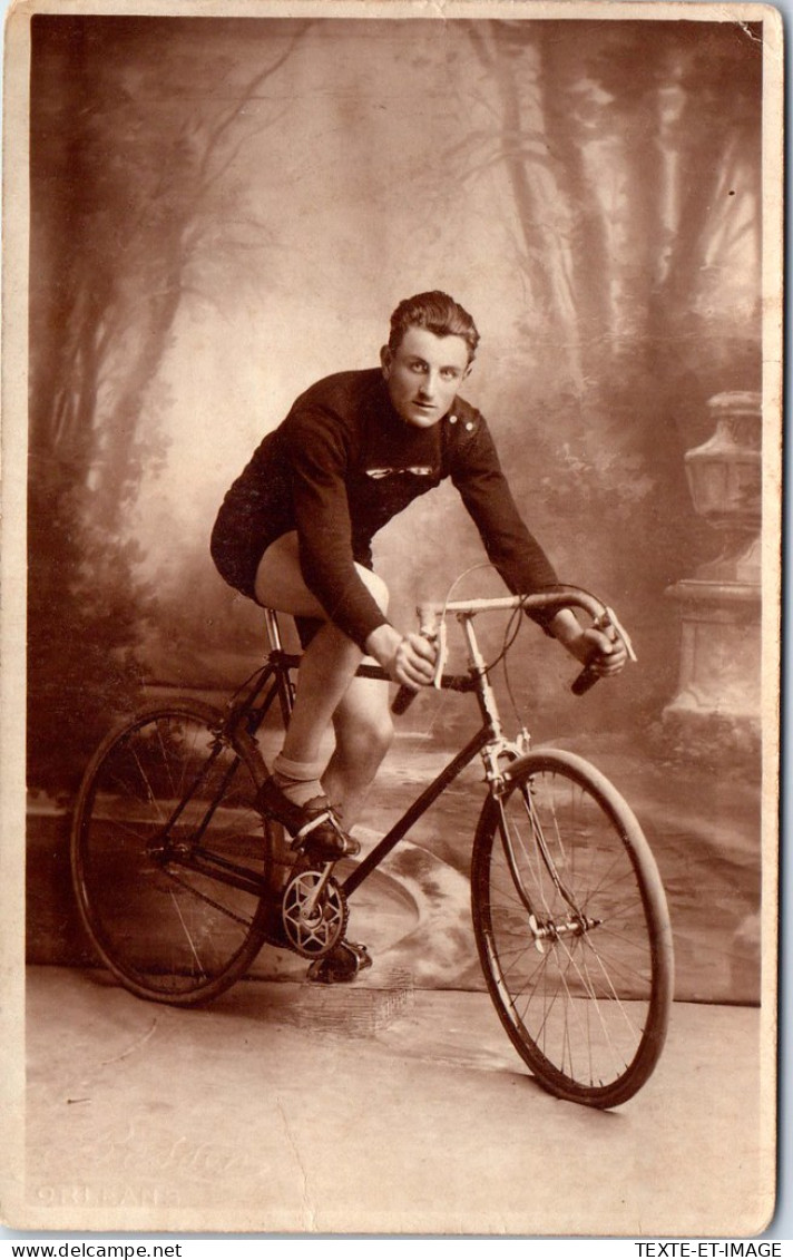 SPORT - CYCLISME - CARTE PHOTO - Cycliste En Studio  - Cyclisme