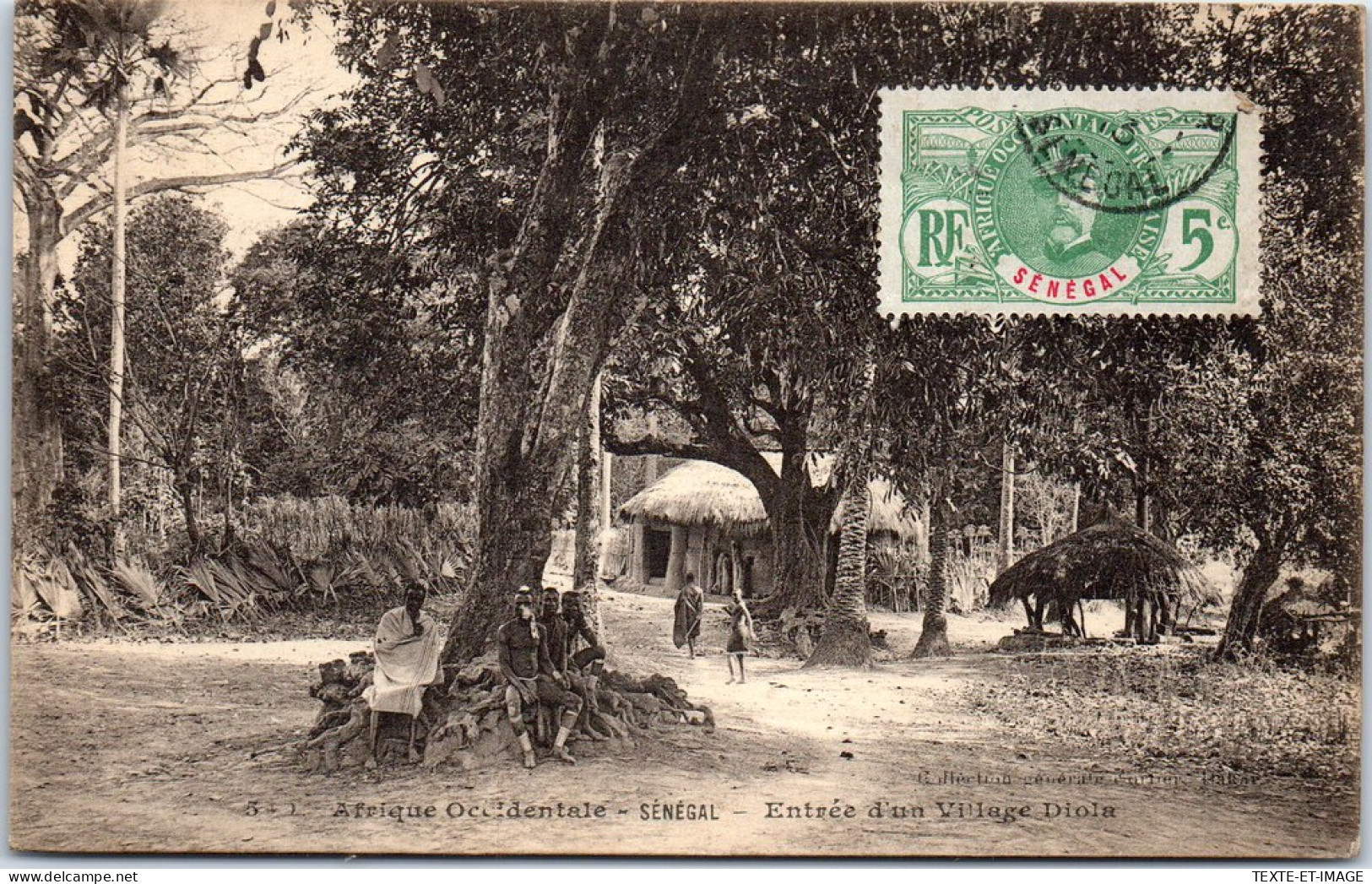 SENEGAL - Entree D'un Village Diola - Sénégal