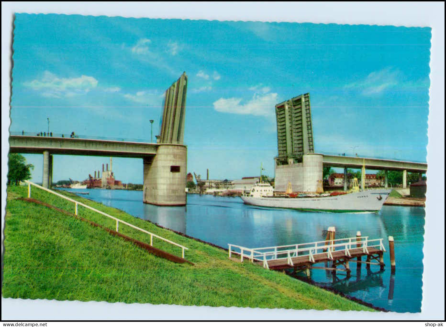 W7J22/ Lübeck Herrenbrücke Schiff AK Ca.1965 - Luebeck-Travemuende