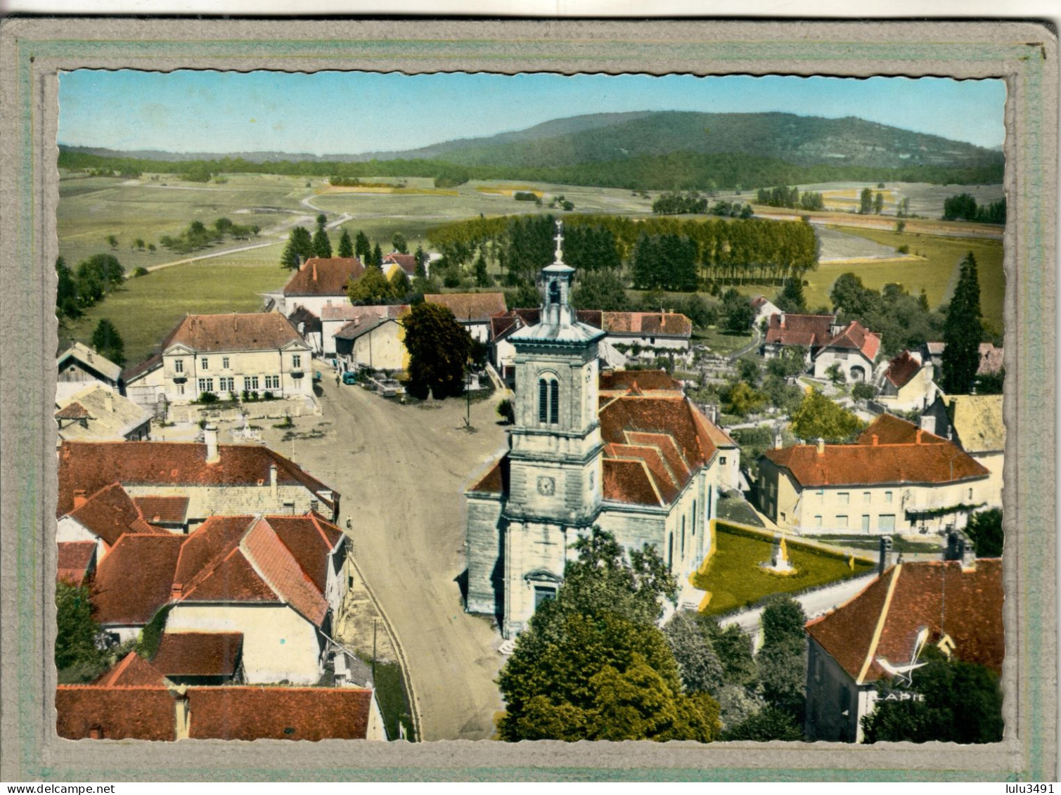 CPSM Dentelée (25) LIESLE - En Avion Au-dessus De .. Du Quartier De L'Eglise - 1960 - Carte Colorisée - Autres & Non Classés