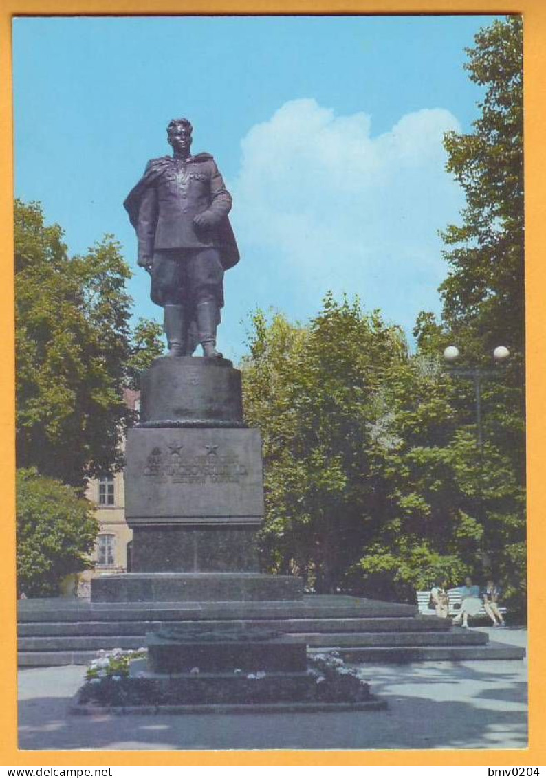 1980 1981 USSR URSS Lithuania Vilnius. Monument To General Chernyakhovsky Soviet Army. World War II. - 1980-91
