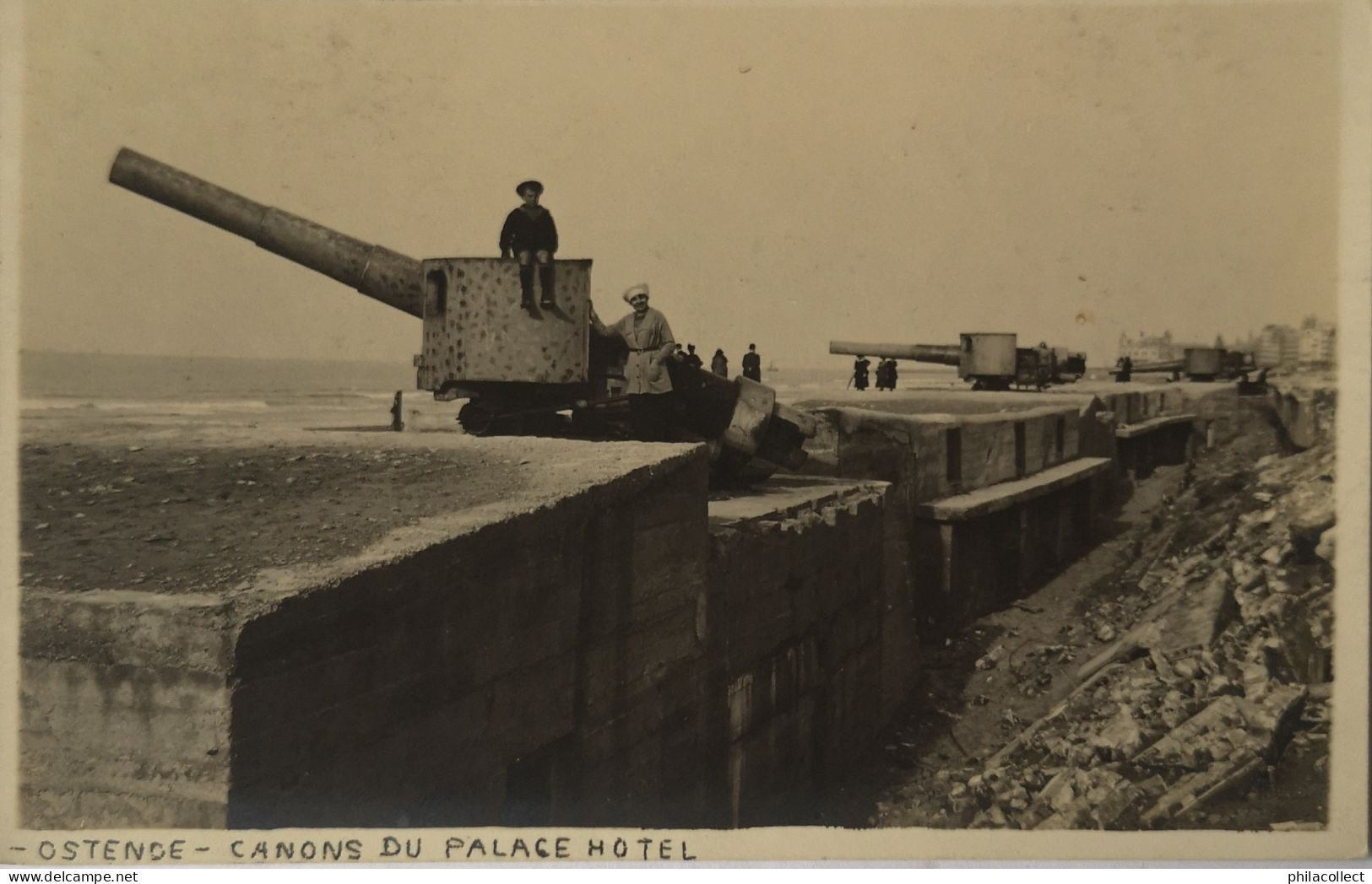 Oostende - Ostende  /  Fotokaart - Carte Photo // Canons Du Palace Hotel 19?? - Oostende