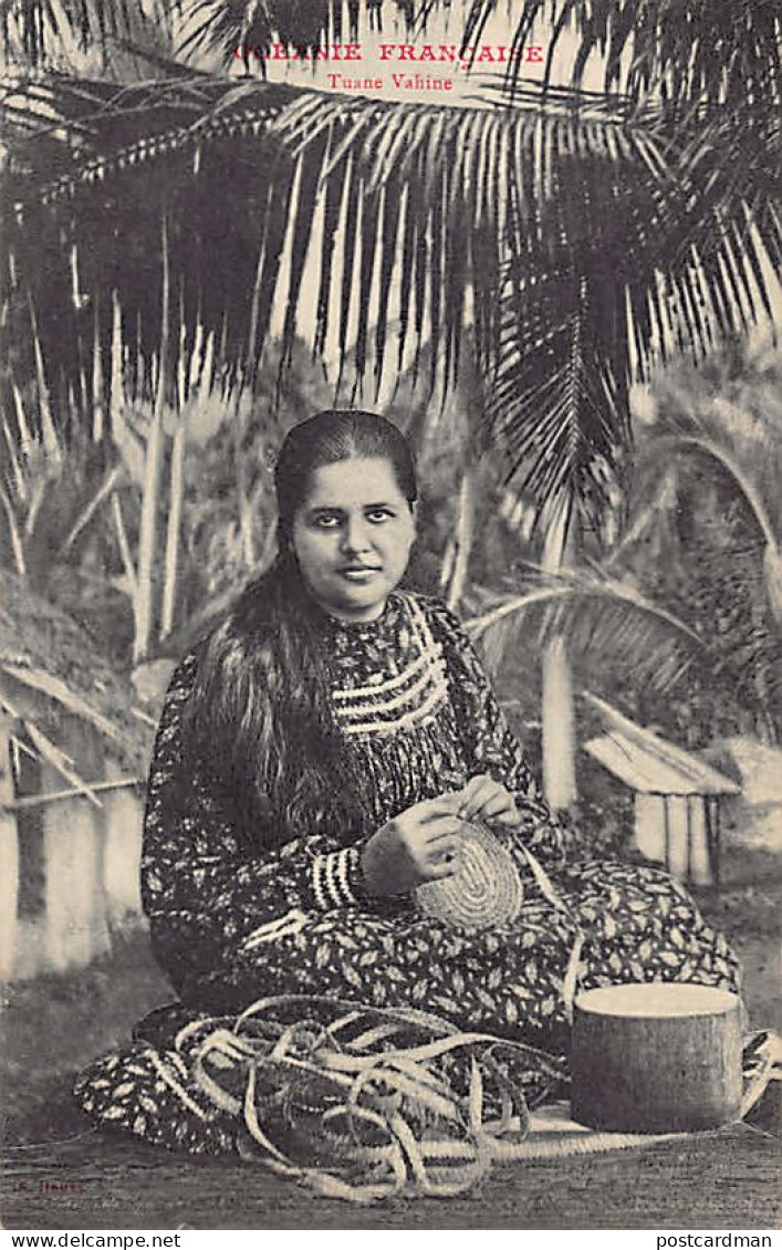 Polynésie - Femme Polynésienne Fabricant De La Vannerie - Ed. F. Homes - Polynésie Française