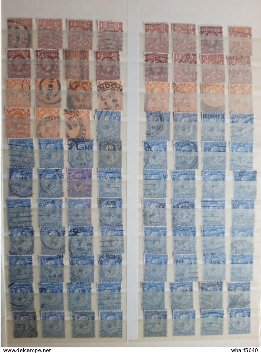 GREAT BRITAIN PERFINS Collection Of 890 Stamps Canceled From 1890 To 1960 - Perforés