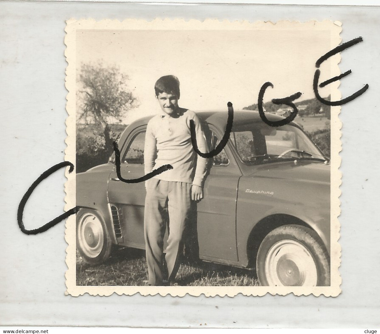 RENAULT DAUPHINE  -  Année 60 - Cars