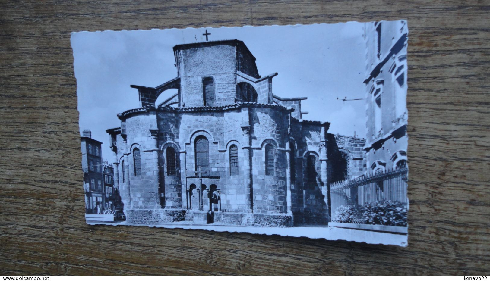 Chamalières , Abside De L'église ( XIIe Siècle ) "" Beau Timbre "" - Autres & Non Classés