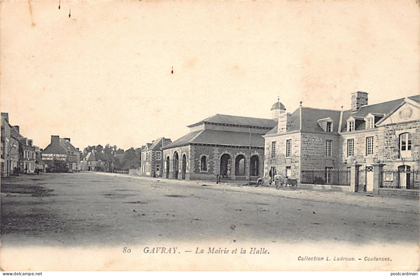 GAVRAY (50) La Mairie Et La Halle - Ed. L. Ladroue 80 - Other & Unclassified