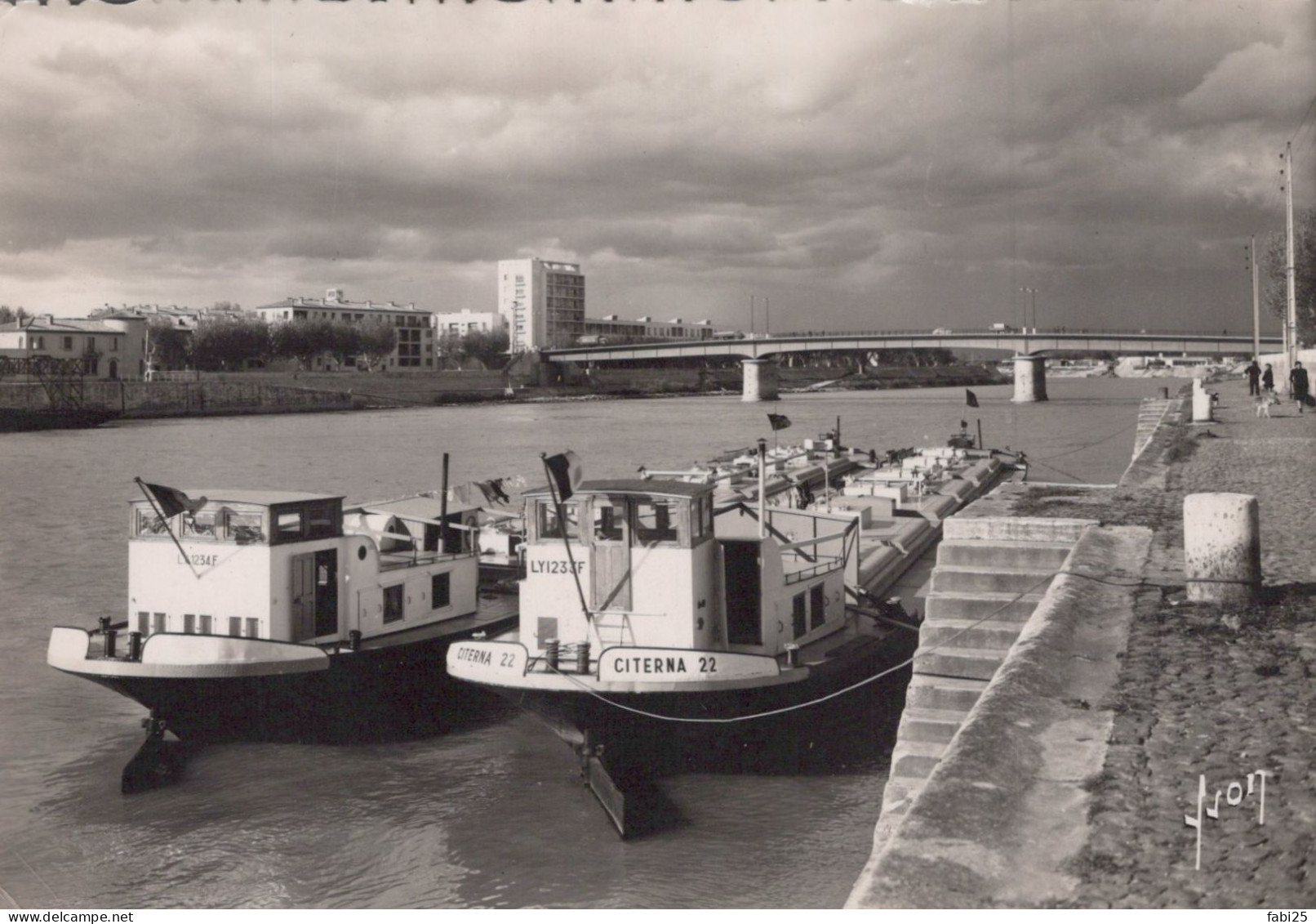 ALES LE RHONE ET LE PONT - Arles