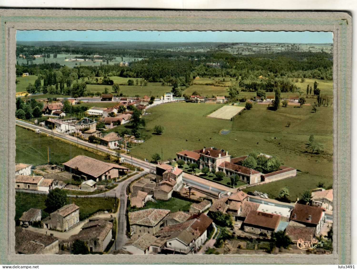 CPSM Dentelée (33) CAVIGNAC - Vue Aérienne Du Quartier Des Ecoles - Années 60 / 70 - Autres & Non Classés