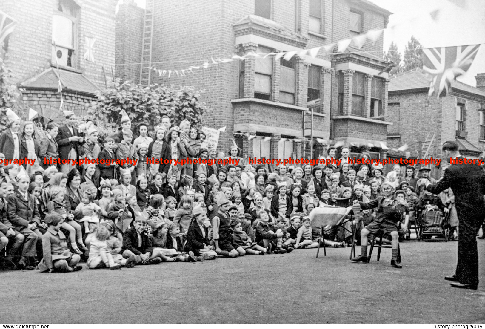 F006272 Mitcham. London. British Children Street Party - REPRODUCTION - Other & Unclassified