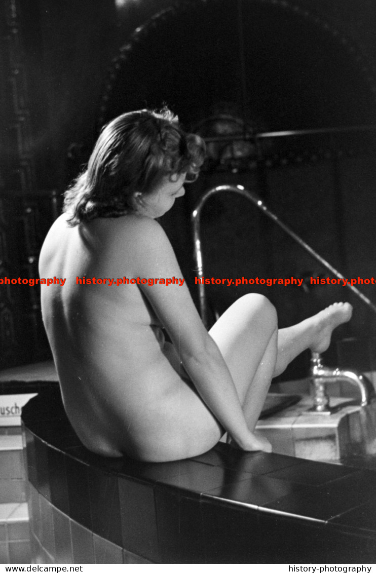 F006974 German Woman In A Sauna. BdM - REPRODUCTION - Sonstige & Ohne Zuordnung