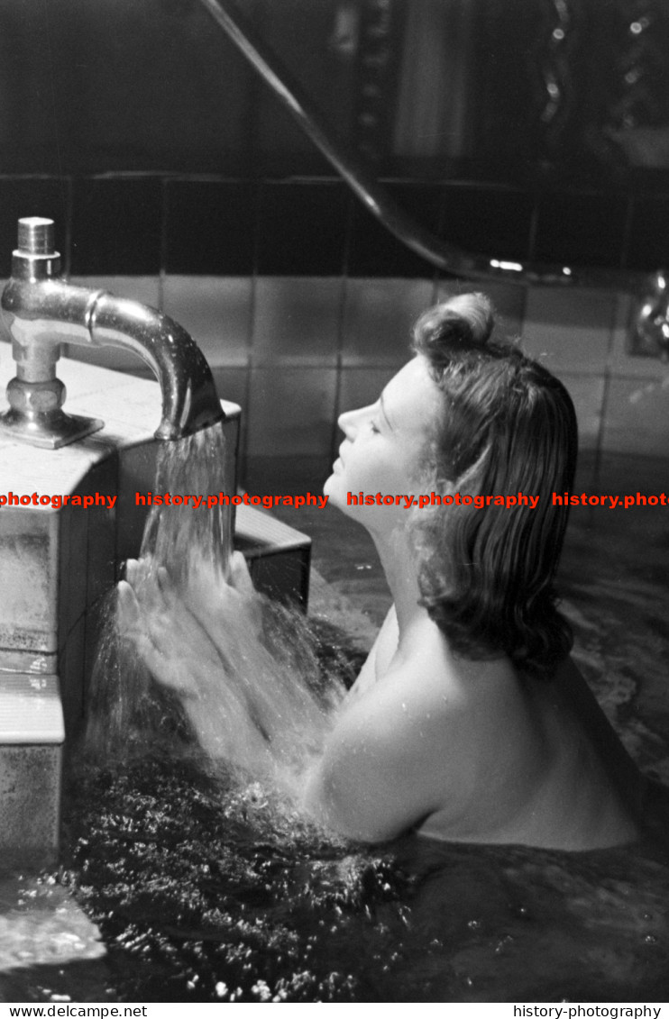 F006962 German Woman In A Sauna. BdM - REPRODUCTION - Sonstige & Ohne Zuordnung