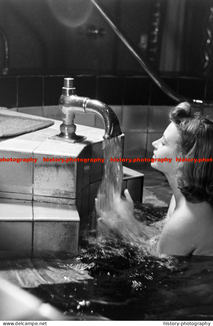 F006959 German Woman In A Sauna. BdM - REPRODUCTION - Sonstige & Ohne Zuordnung