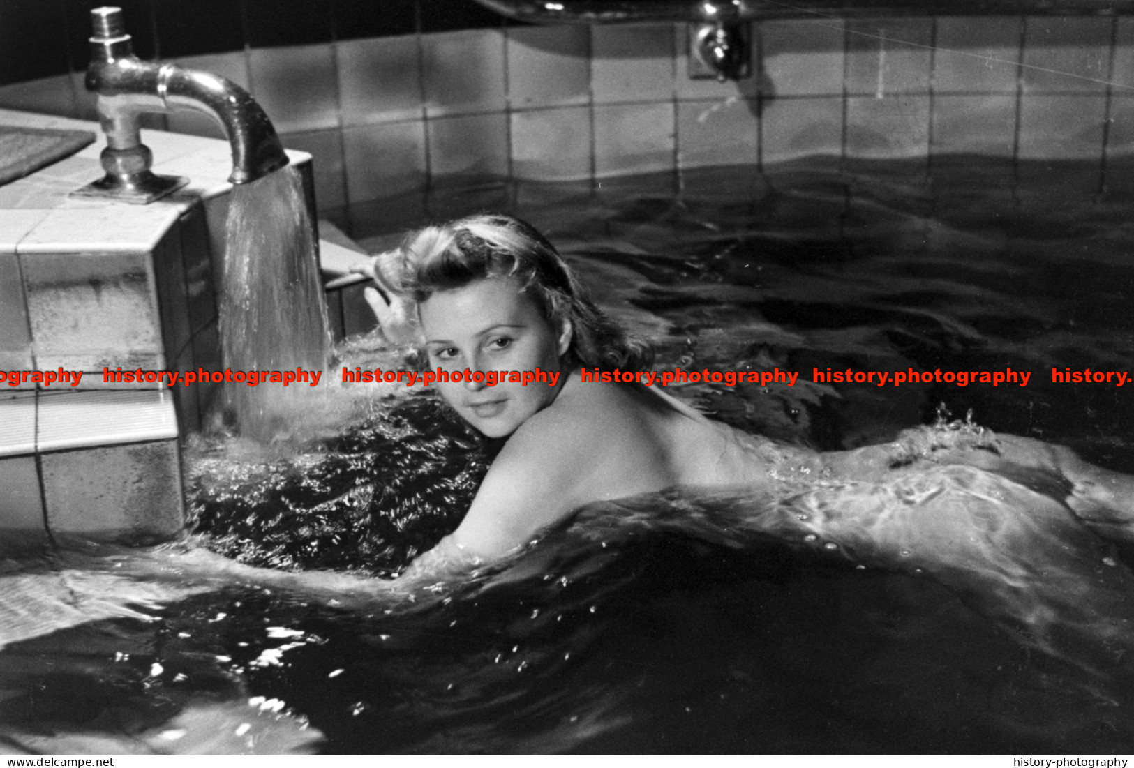 F006965 German Woman In A Sauna. BdM - REPRODUCTION - Sonstige & Ohne Zuordnung