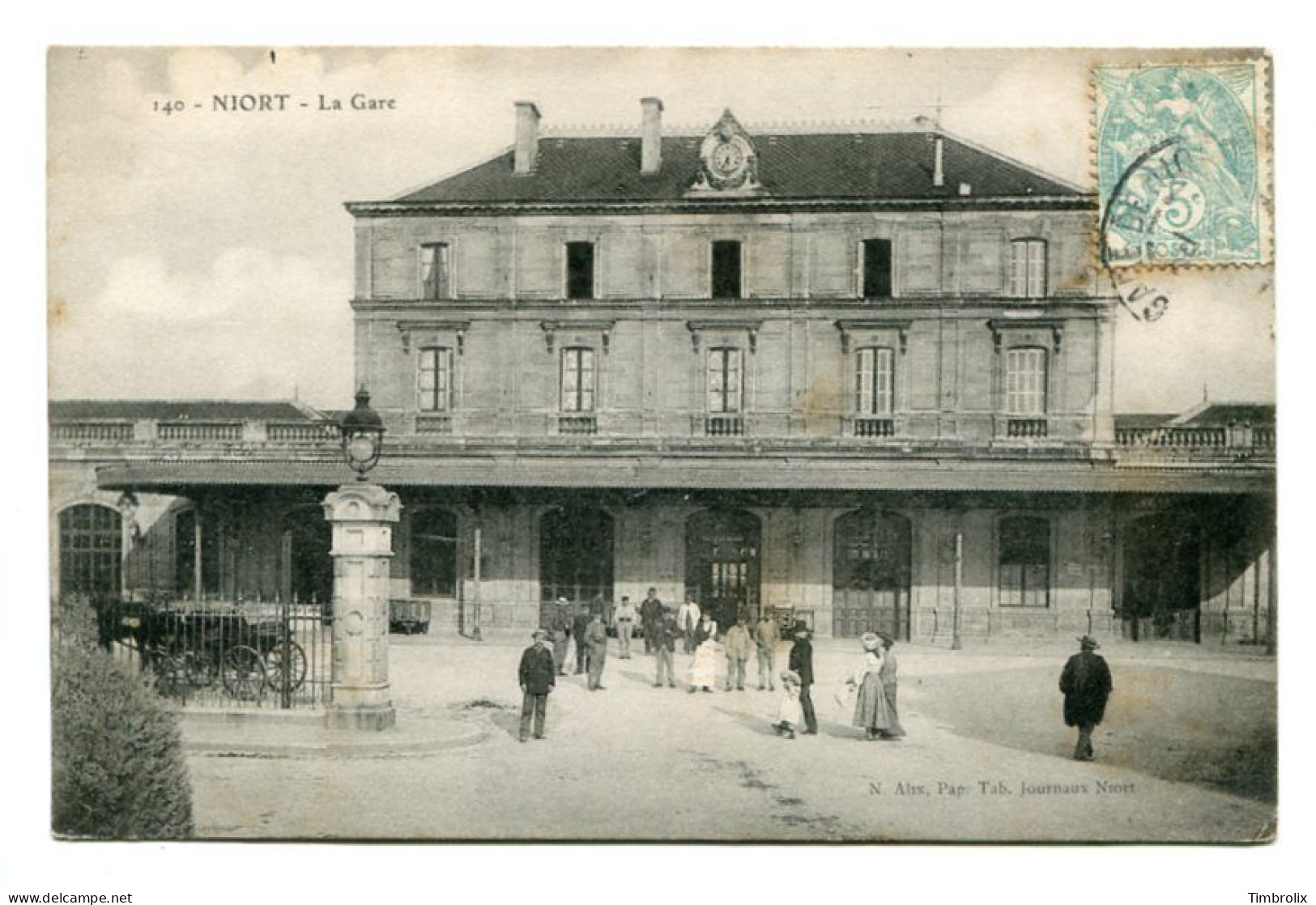 NIORT (79) - La Gare, Les Halles Et Le Donjon. - Niort