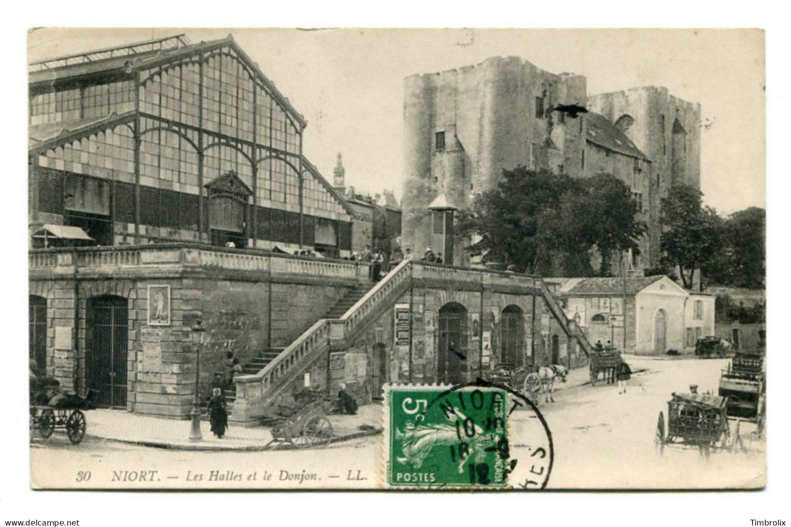 NIORT (79) - La Gare, Les Halles Et Le Donjon. - Niort