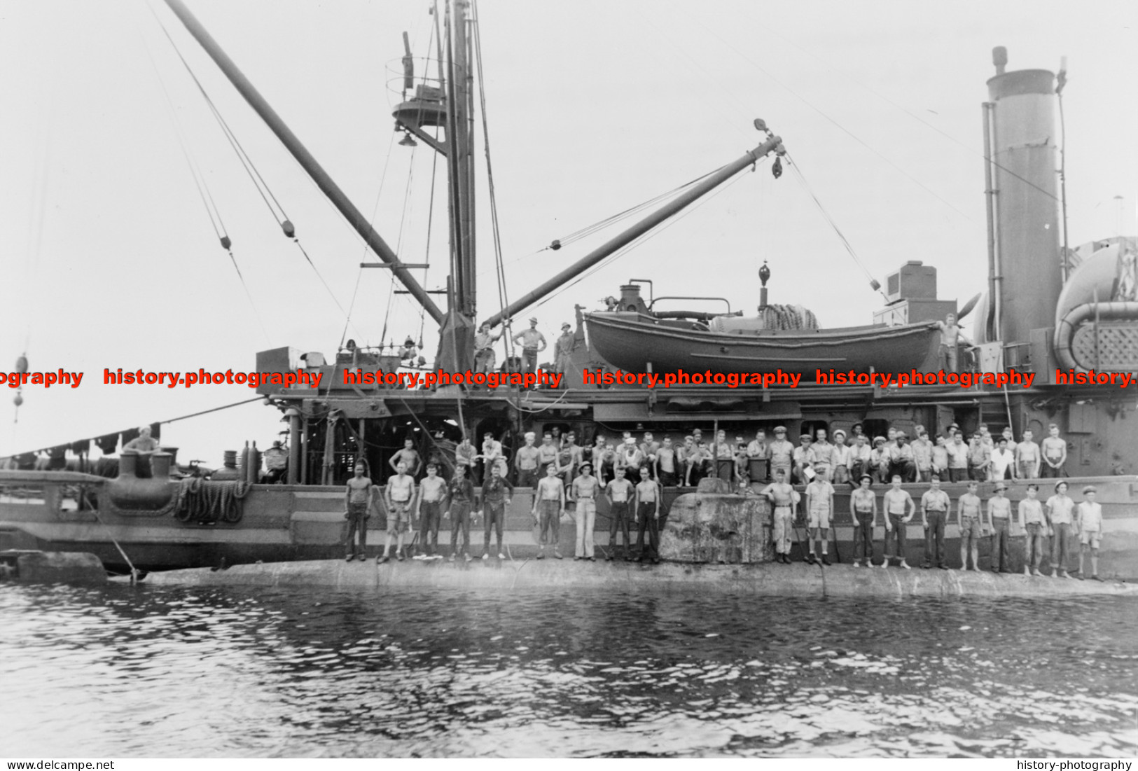 F010113 Crew Of USS Ortolan. 1943 - REPRODUCTION - Andere & Zonder Classificatie