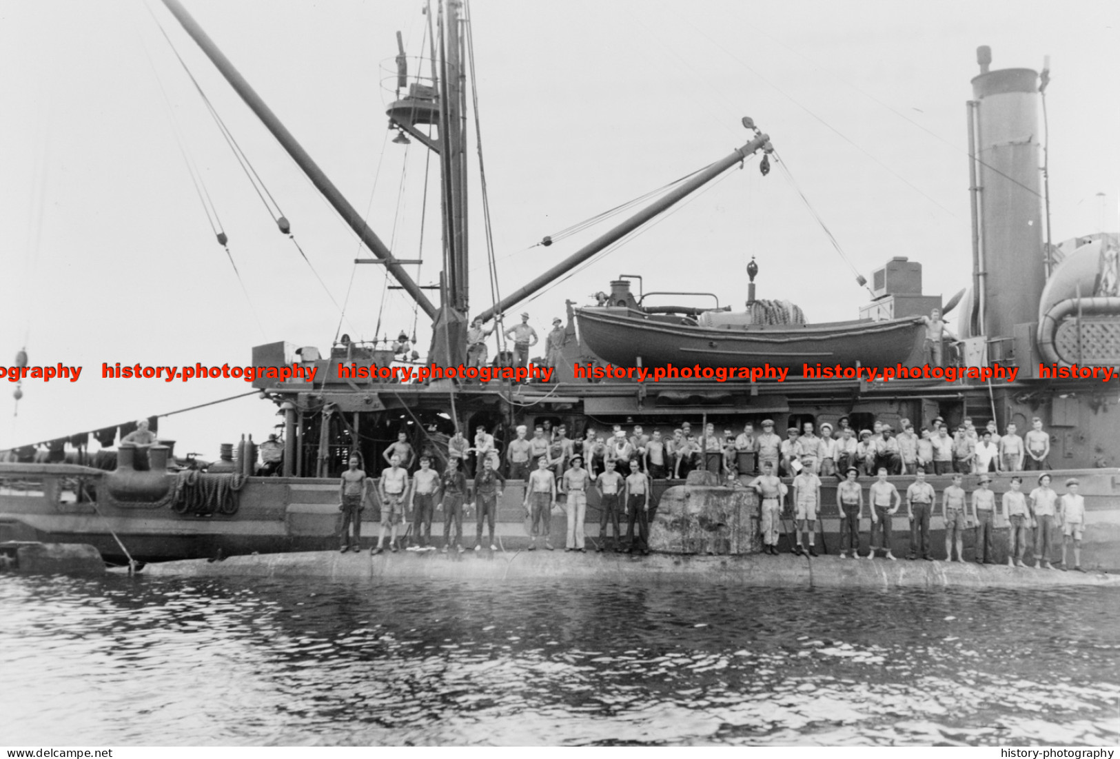 F010113 Crew Of USS Ortolan. 1943 - REPRODUCTION - Autres & Non Classés