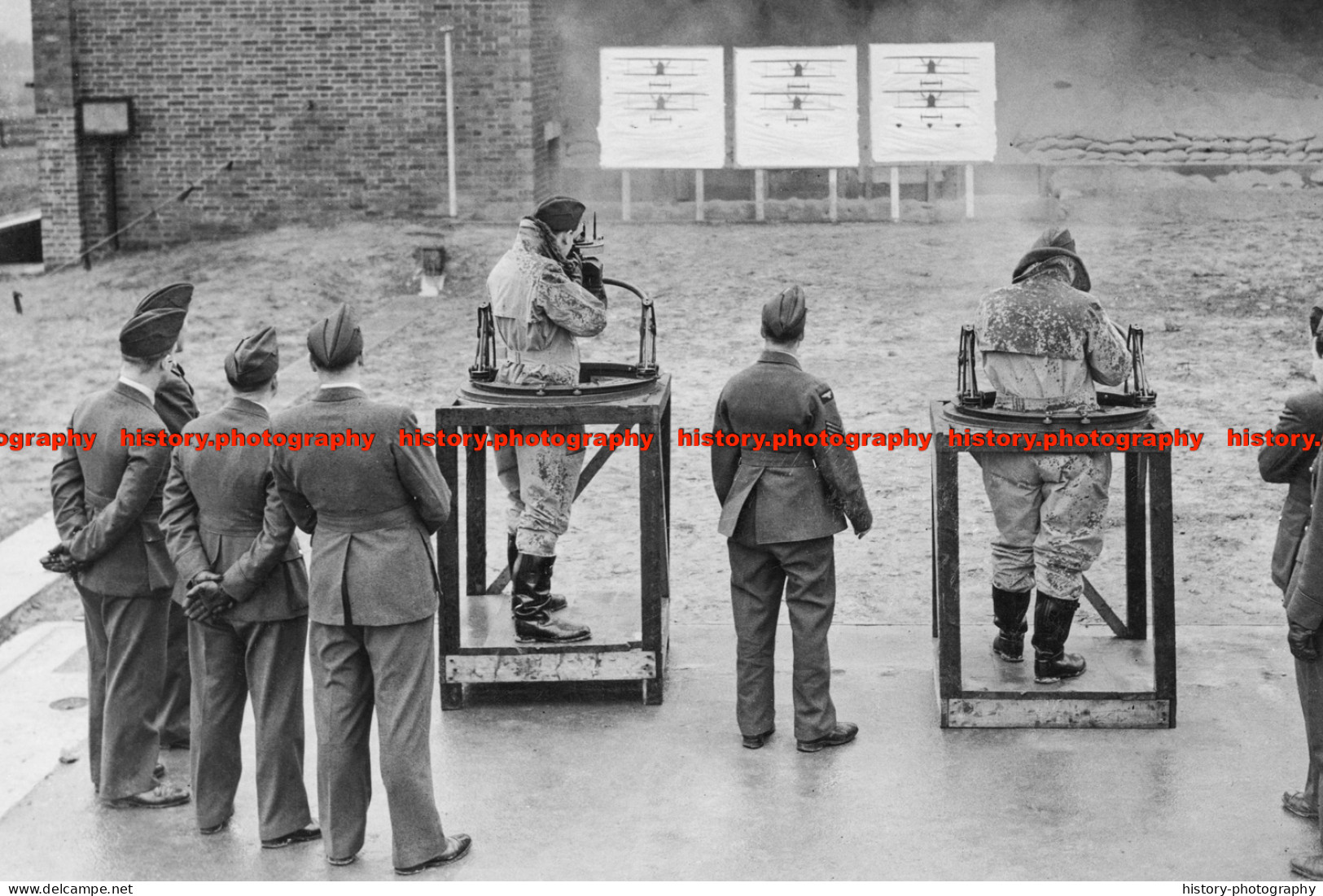 F010076 RAF Air Gunners In Training. WW2 - REPRODUCTION - Andere & Zonder Classificatie