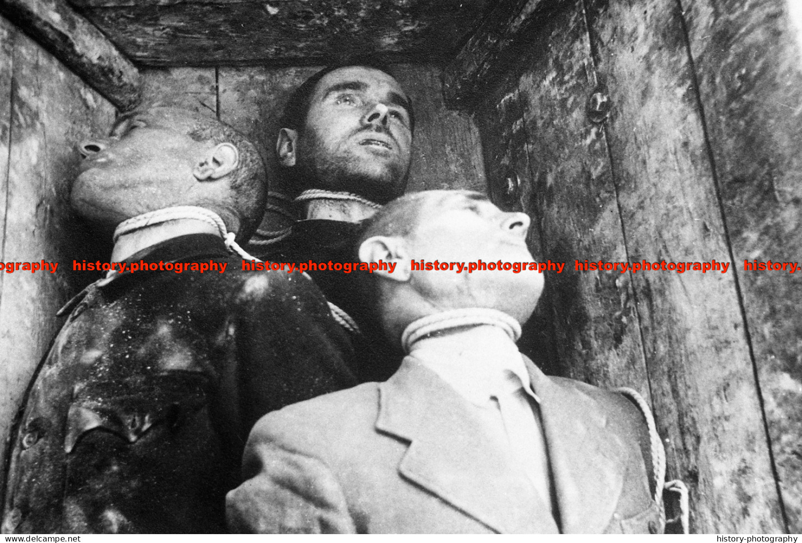 F010084 Polish Victims Of An Execution. German Occupied Poland.1941 - REPRODUCTION - Andere & Zonder Classificatie