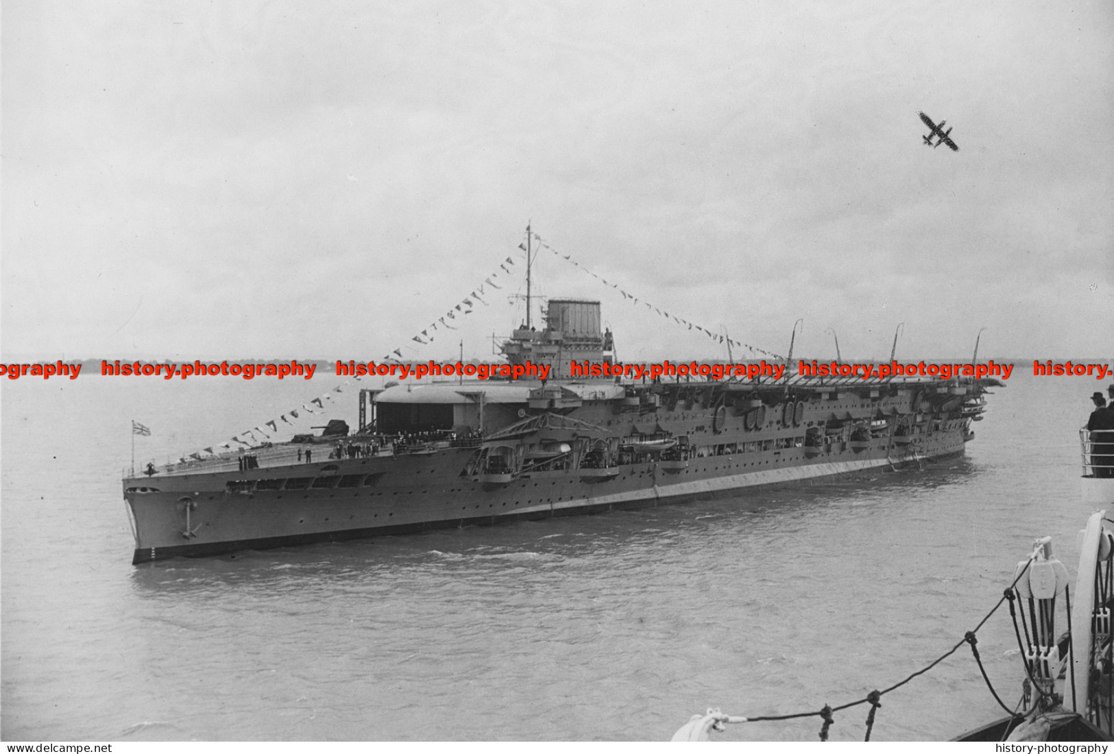 F010016 HMS Courageous. British Aircraft Carrier. 1931 - REPRODUCTION - Autres & Non Classés