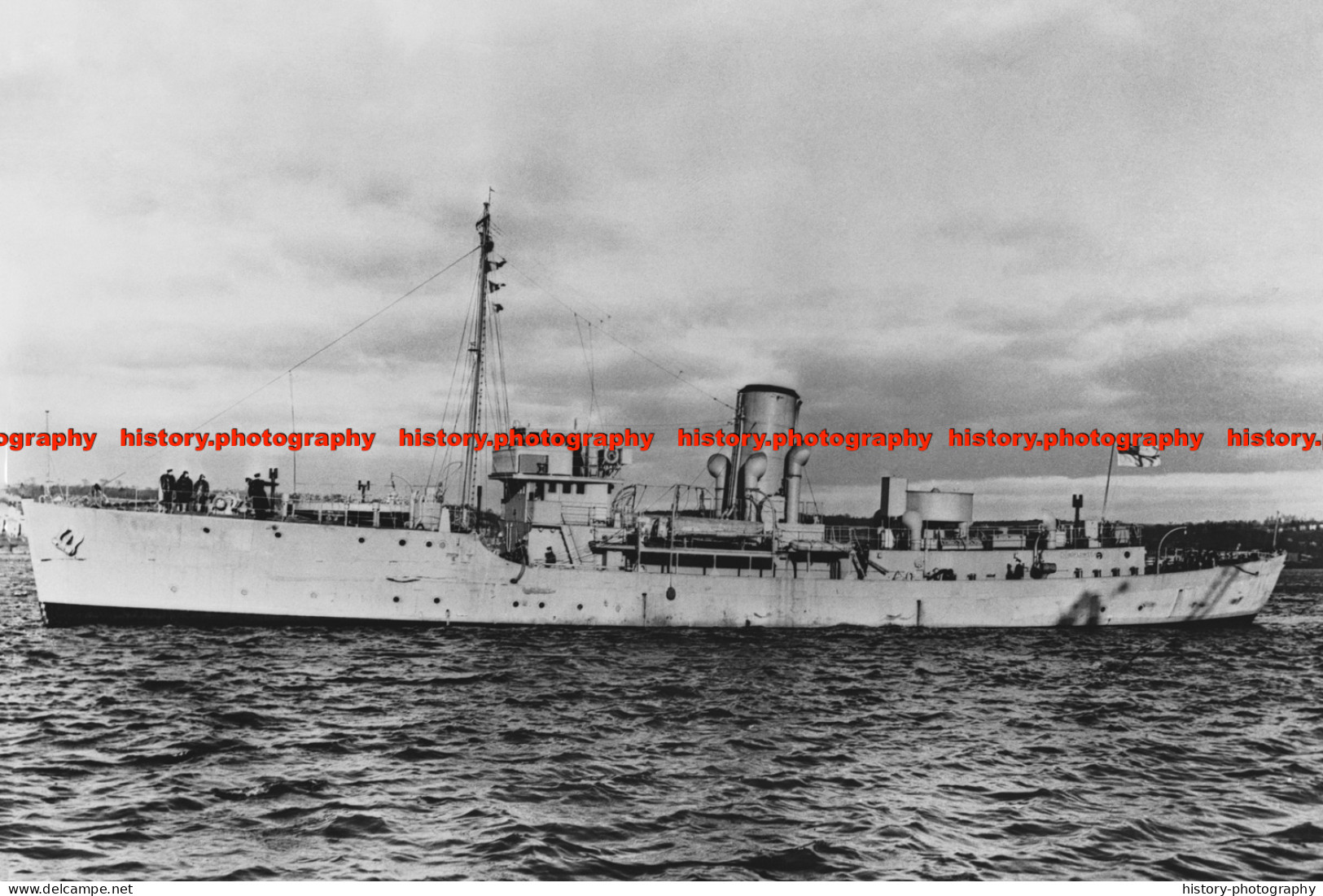 F009935 HMCS Windflower. Canadian Battleship - REPRODUCTION - Autres & Non Classés