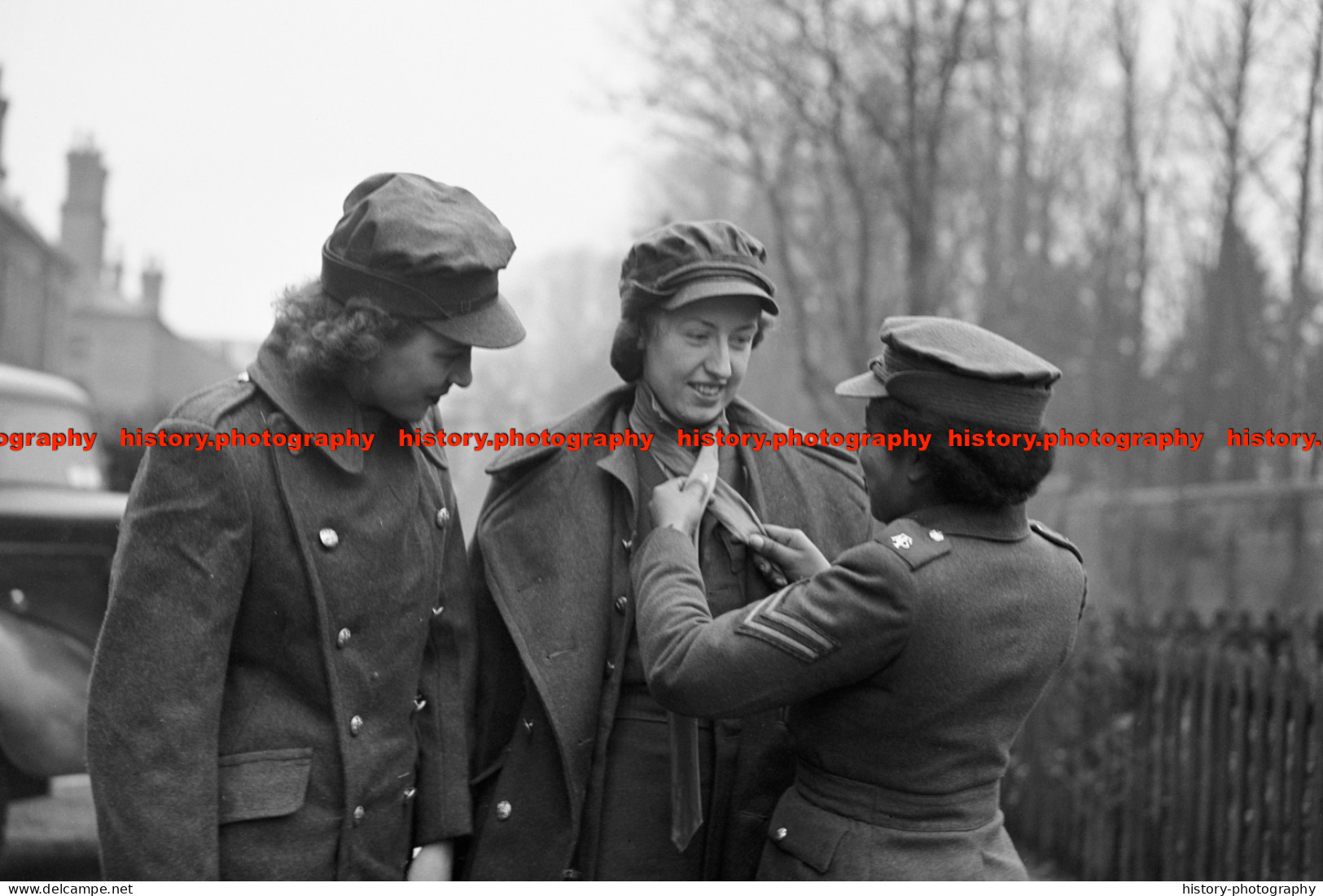 F009906 ATS Girls. WW2 - REPRODUCTION - Autres & Non Classés