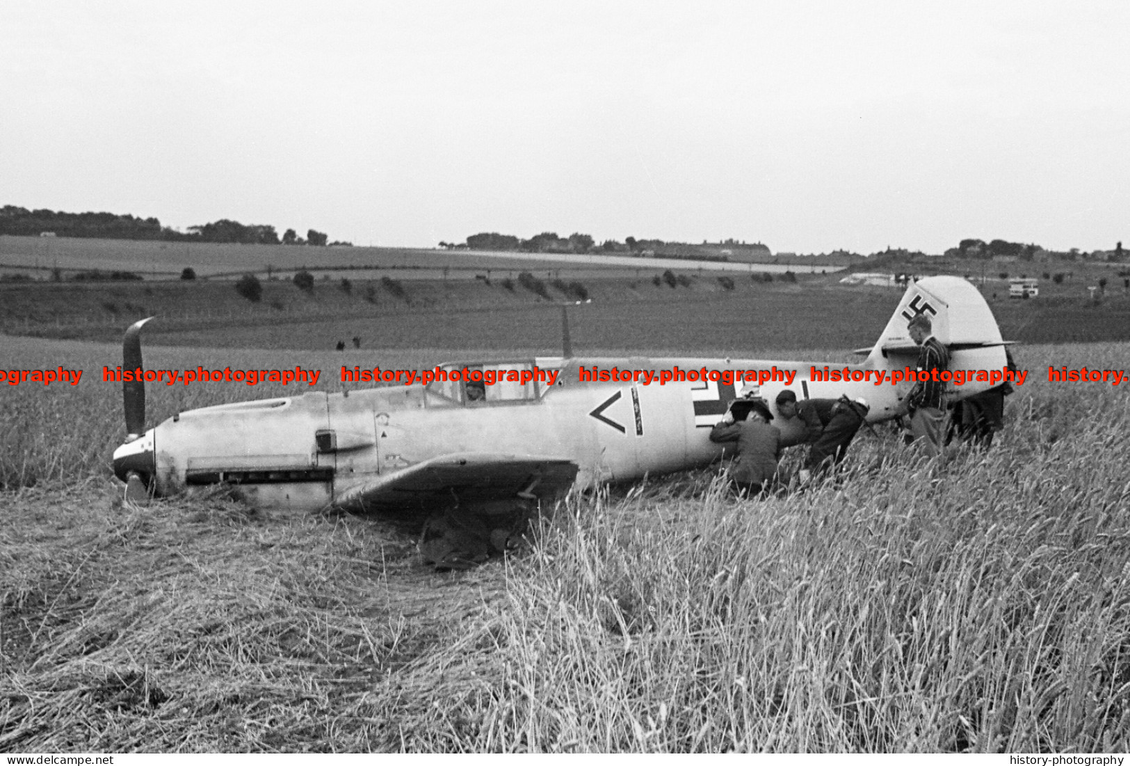 F009892 Downed Messerschmitt BF109. WW2 - REPRODUCTION - Autres & Non Classés