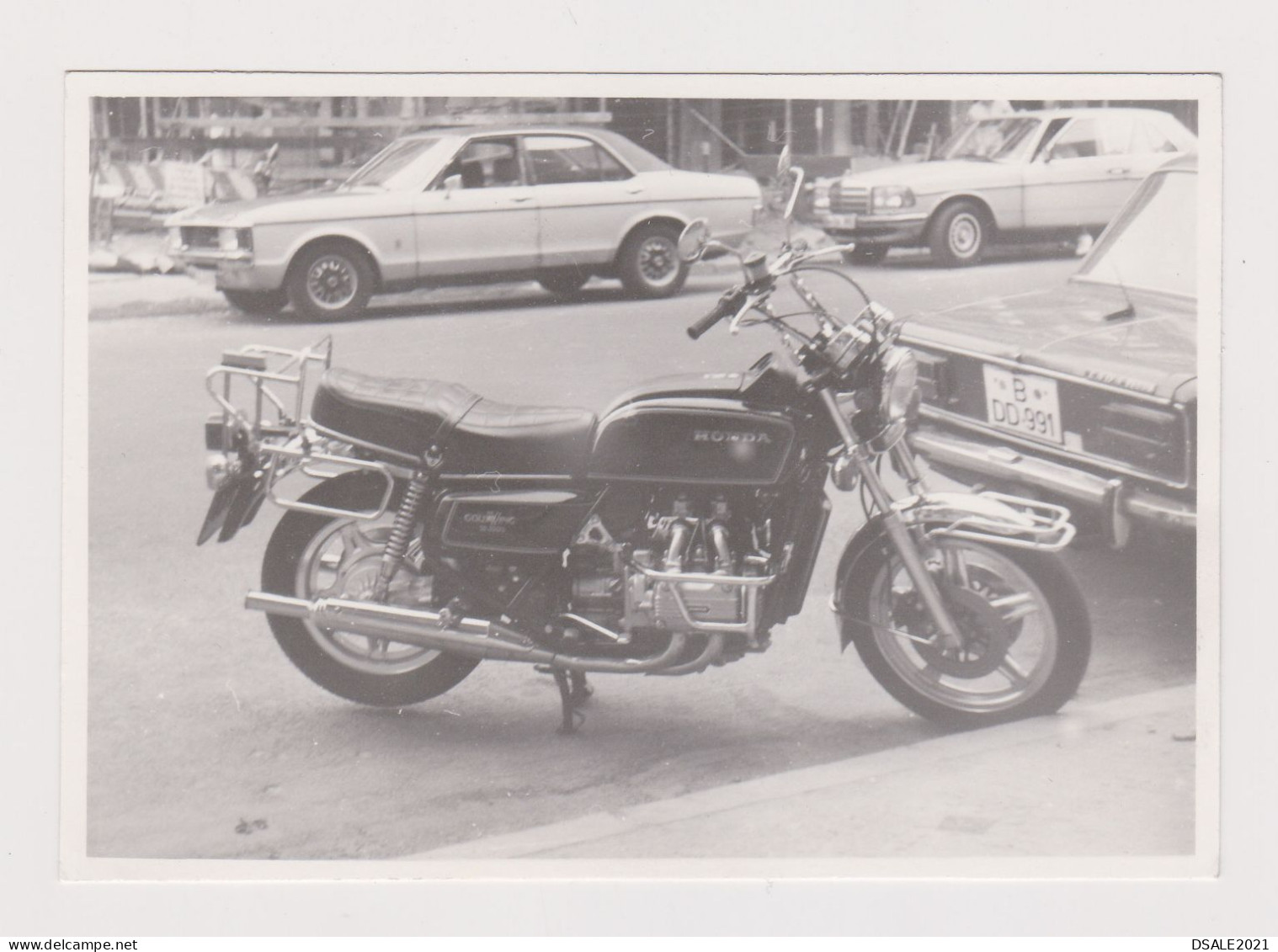Old HONDA GL1000 Gold Wing Motorcycle On Street, Scene, Vintage Orig Photo 14.3x10cm. (67362) - Cars
