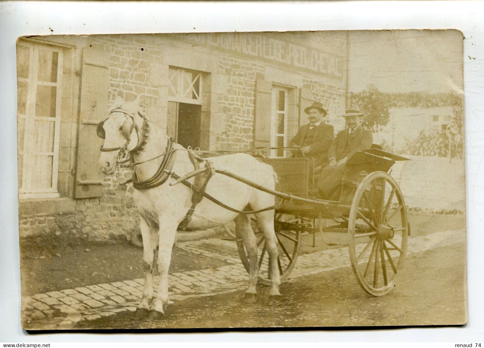 à Identifier Carte Photo Attelage Hippomobile Devant Une Auberge - A Identifier