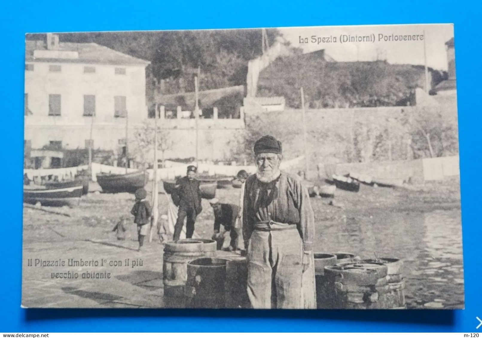 LA SPEZIA - IL PIAZZALE UMBERTO I° CON IL PIU' VECCHIO ABITANTE. - La Spezia