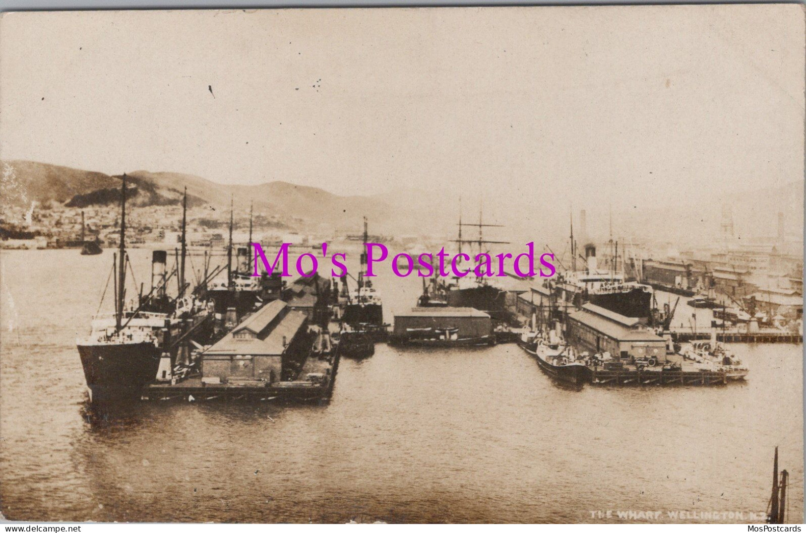 New Zealand Postcard - The Wharf, Wellington    DZ128 - New Zealand