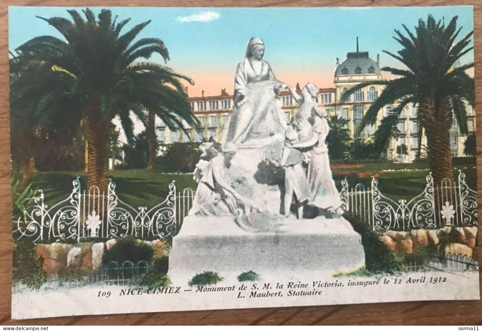 CPA NICE 06 Monument De S.M. La Reine Victoria - Monumenten, Gebouwen