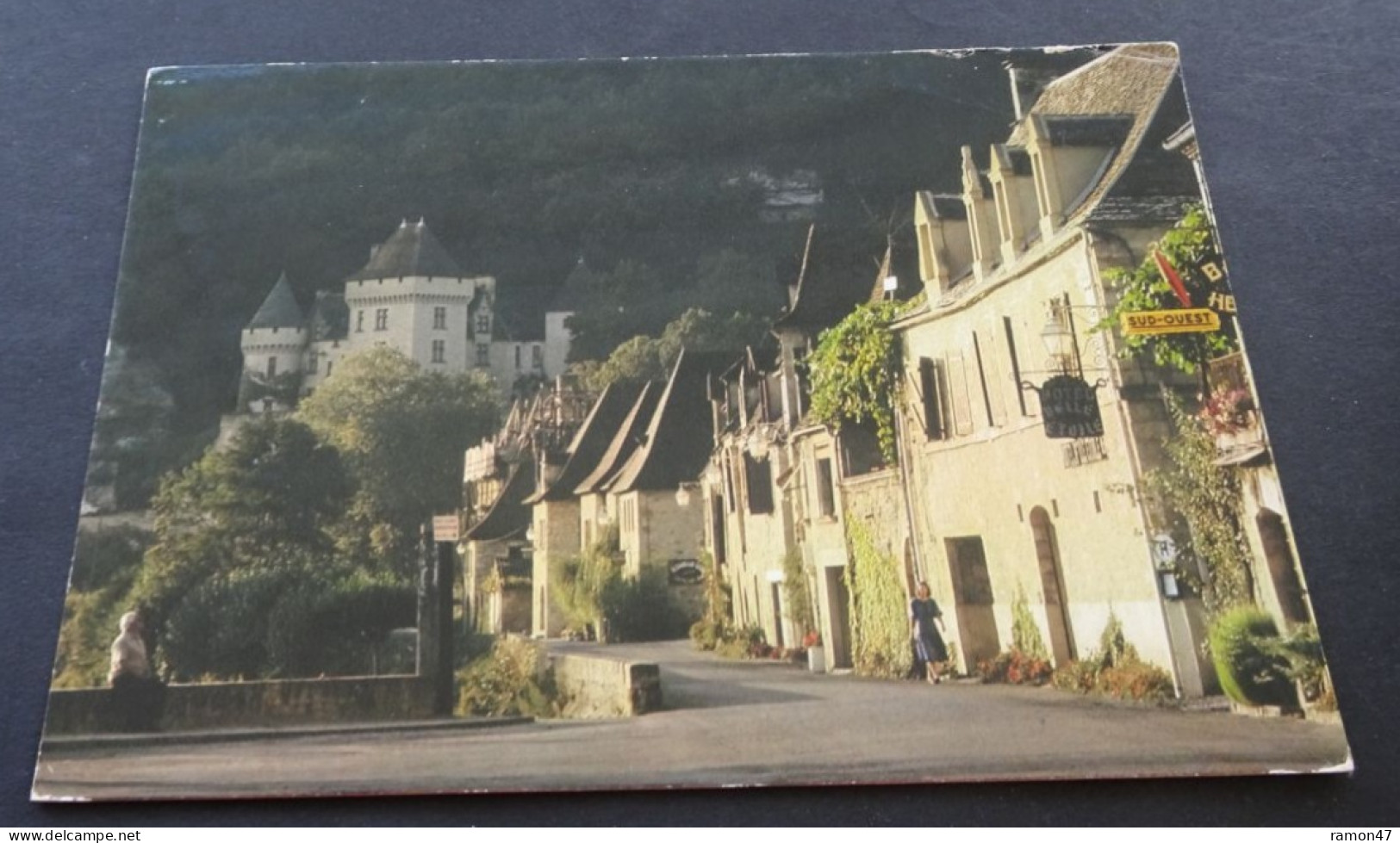 La Roque-Gageac (Dordogne) - Au Fond, Le Château De La Malartrie - Cap-Théojac, Panazol - Sarlat La Caneda